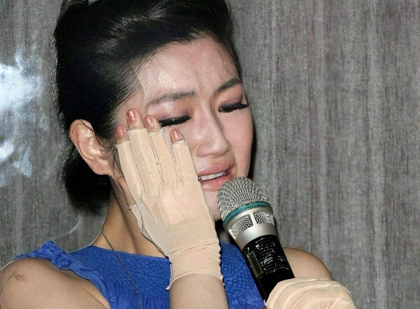 selina男友正脸曝光,网友担心宝宝颜值,ella大尺度发言扳回一局 2010