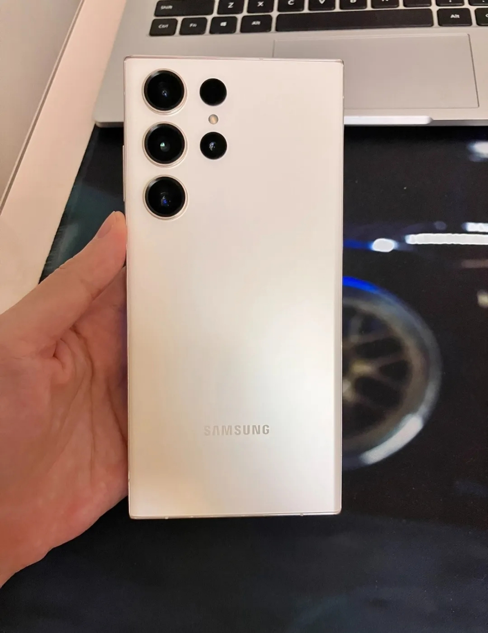 95 今天给大家分享的是三星的旗舰手机三星s23 ultra,它拥有一系列