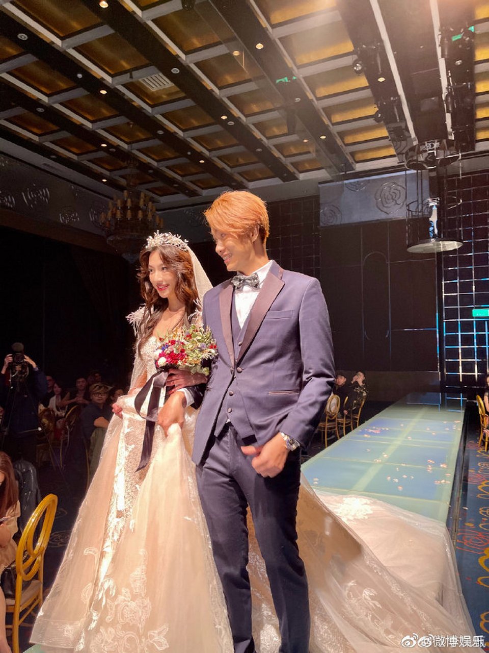 黄少谷林采薇举行了婚礼,婚礼宴请了30桌宾客,伴娘是林采薇的好友