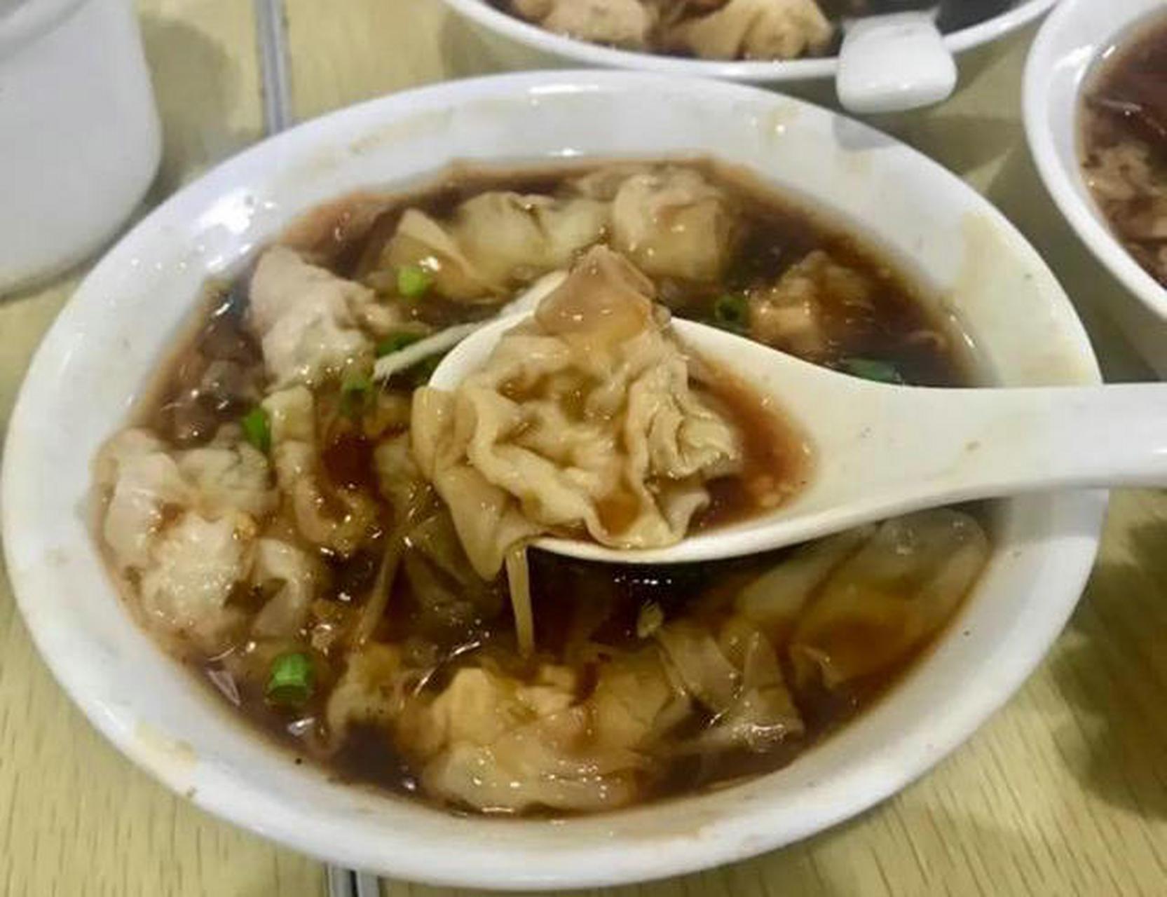 福安特色小吃扁肉,也是来福安必吃的,而扁肉也属穆阳的最地道.