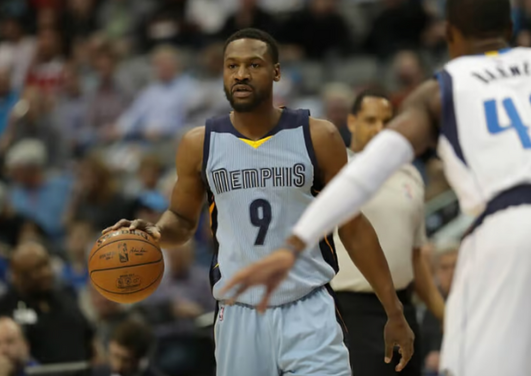 前nba球员托尼-阿伦认罪态度良好,被免于入狱  据bawy体育报道,在众多