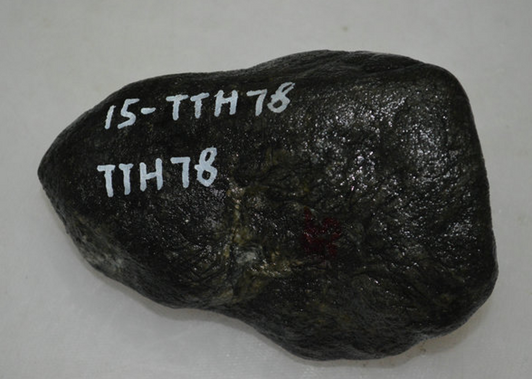 翡翠原石有哪些皮壳?看这几点就够了!