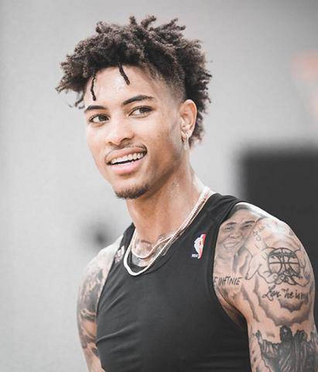 勇士底薪签下乌布雷!