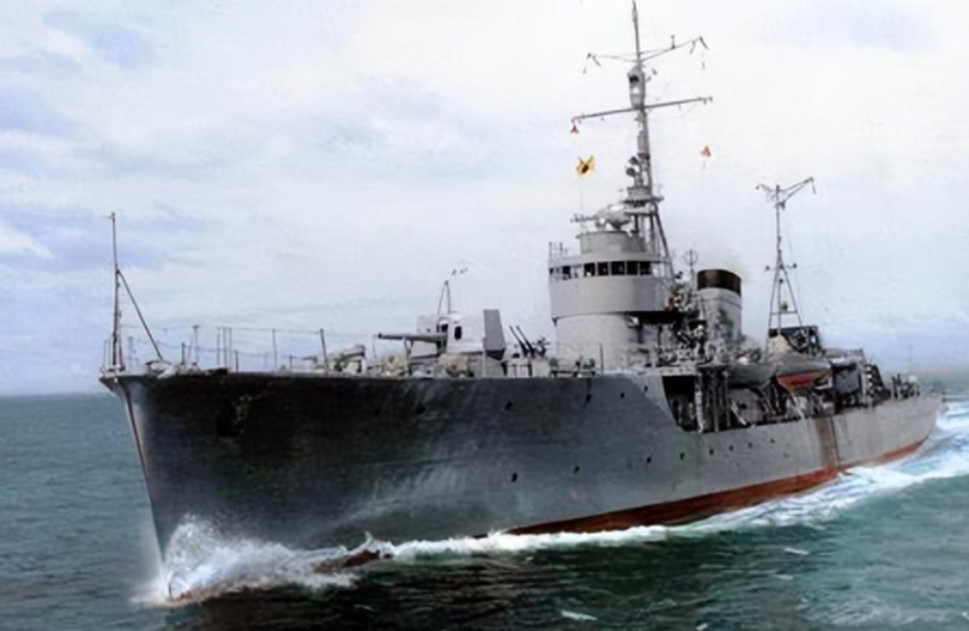 战舰起义被炸沉,打捞重生续英名,第二代"瑞金"号护卫舰的故事 1943年