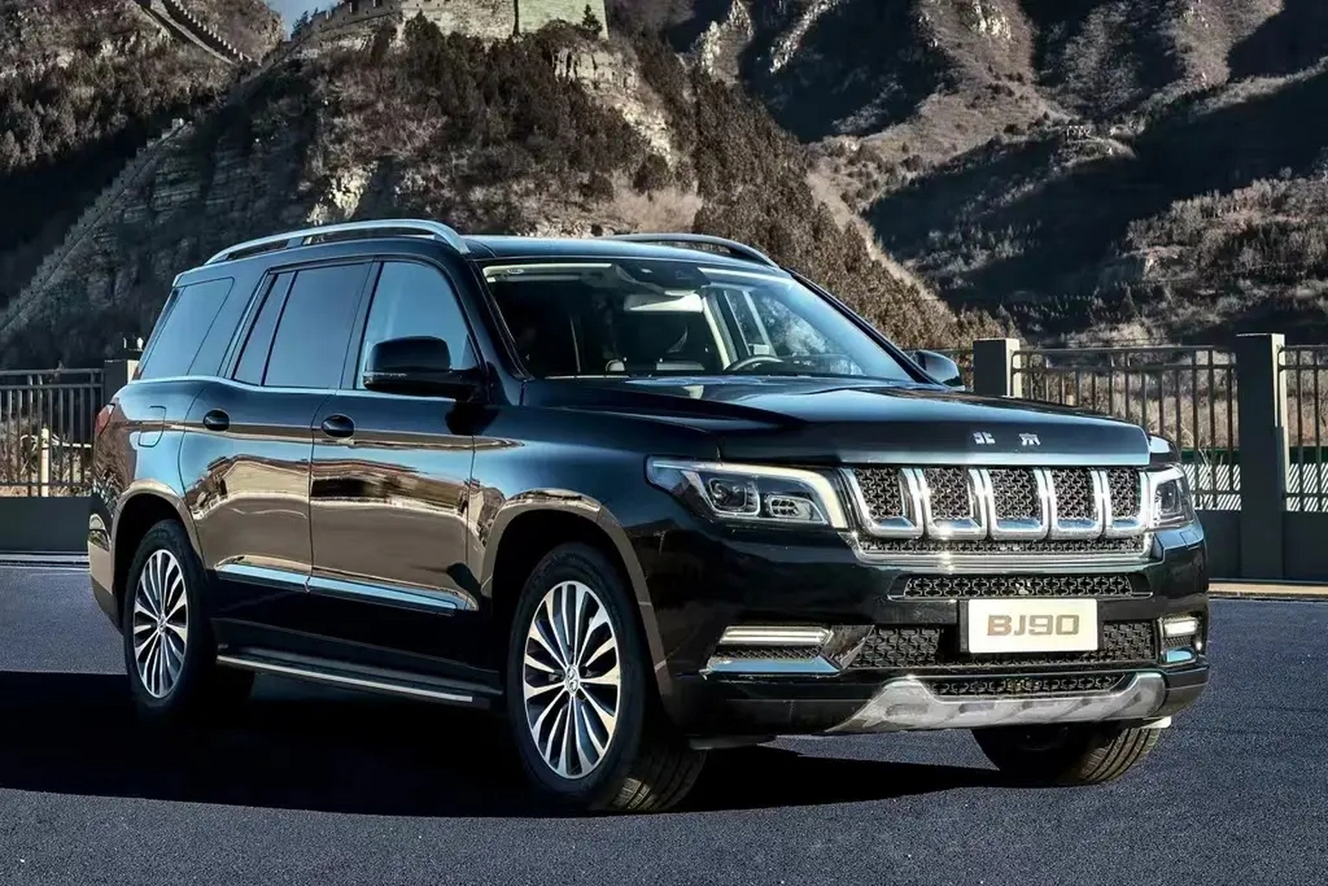 车盟快讯:最近,关于北京bj90原价100万,降价71万,仅售28.