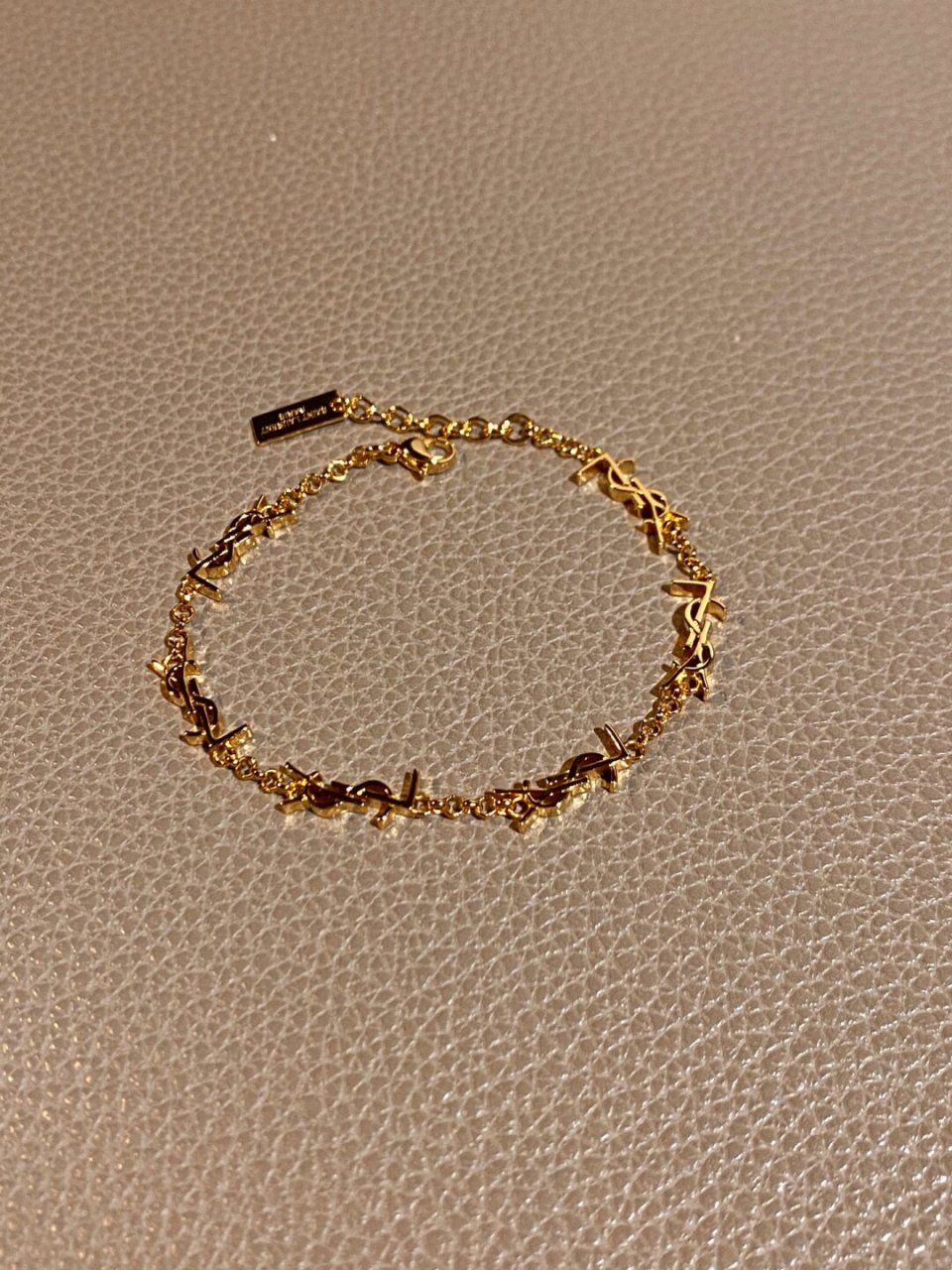 ysl字母手链也太绝了温柔的让人心动  尽显女性温柔魅力78让人心动