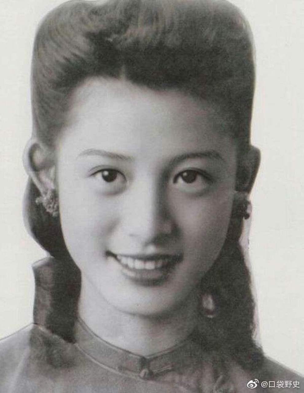 民国美女徐谟佳,1923年2月出生,上海徐家汇人.