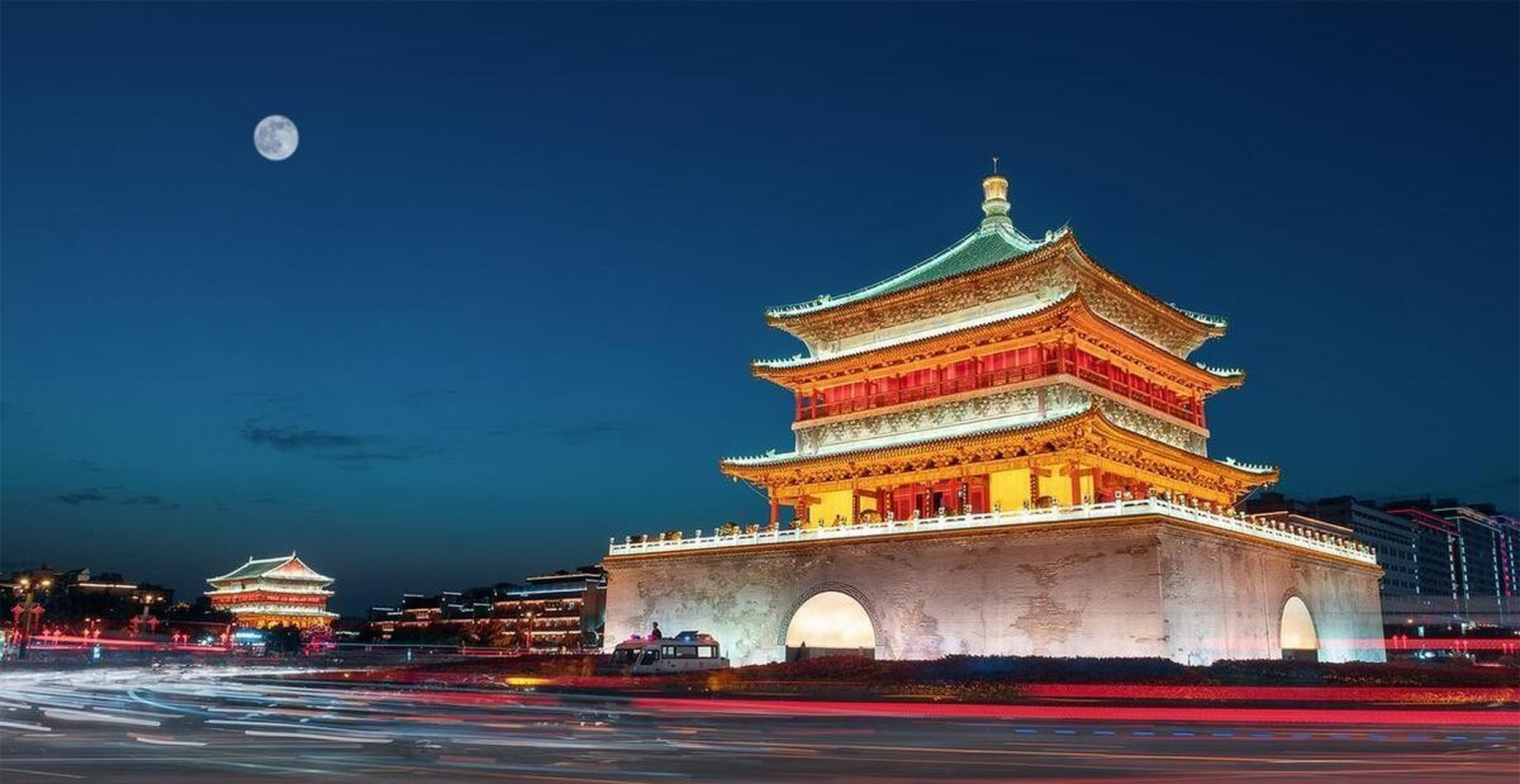 五一去哪玩儿#彼此陪伴600多年的"晨钟暮鼓" ,西安的标志性建筑.