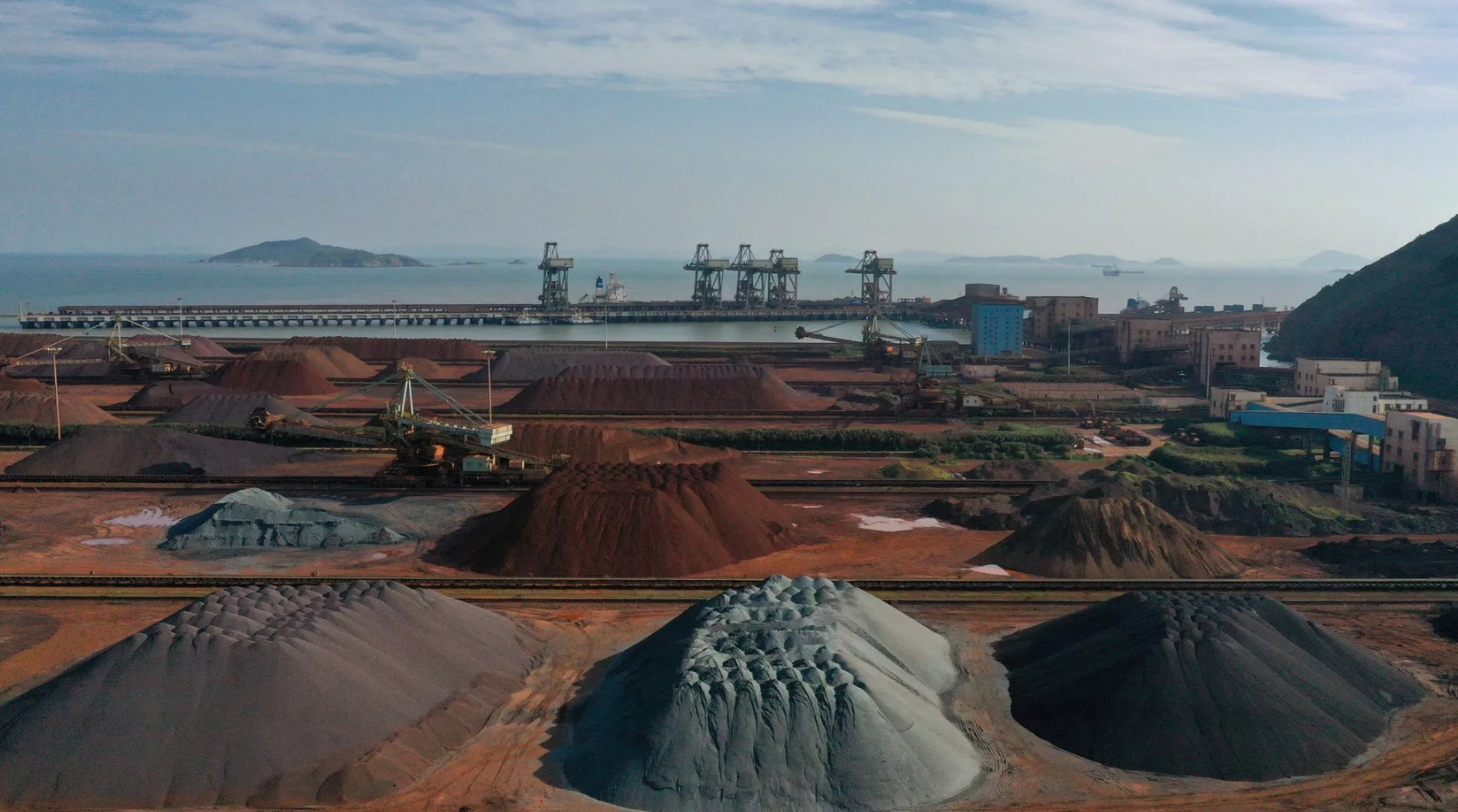 中国购买铁矿石的好消息 几内亚19日宣布恢复西芒杜铁矿项目建设.