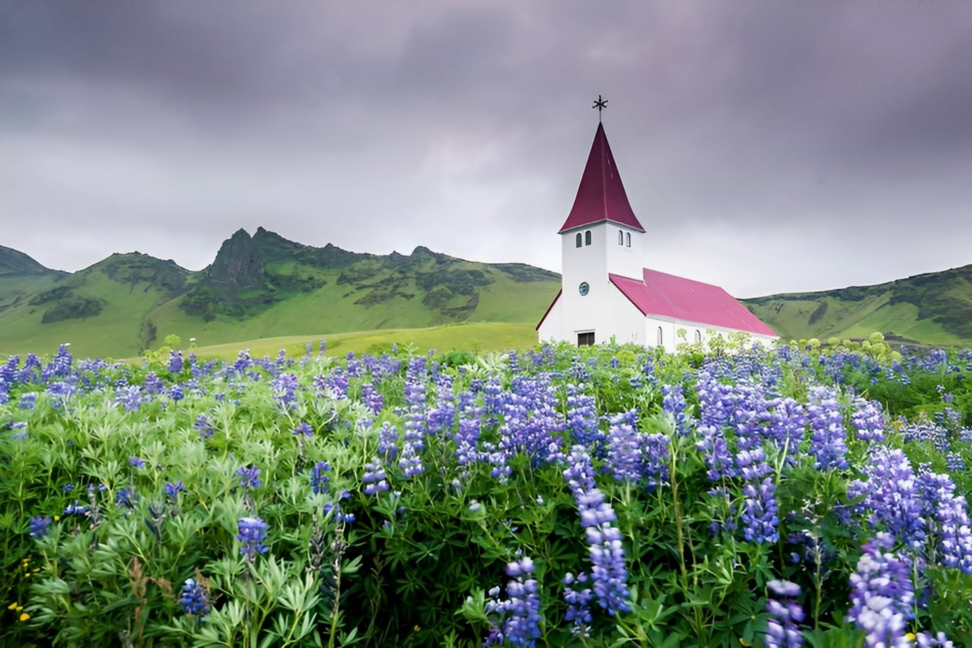 冰岛维克镇(vik山)  维克镇(vk),全称vk  mdral,是冰岛主岛最南端的