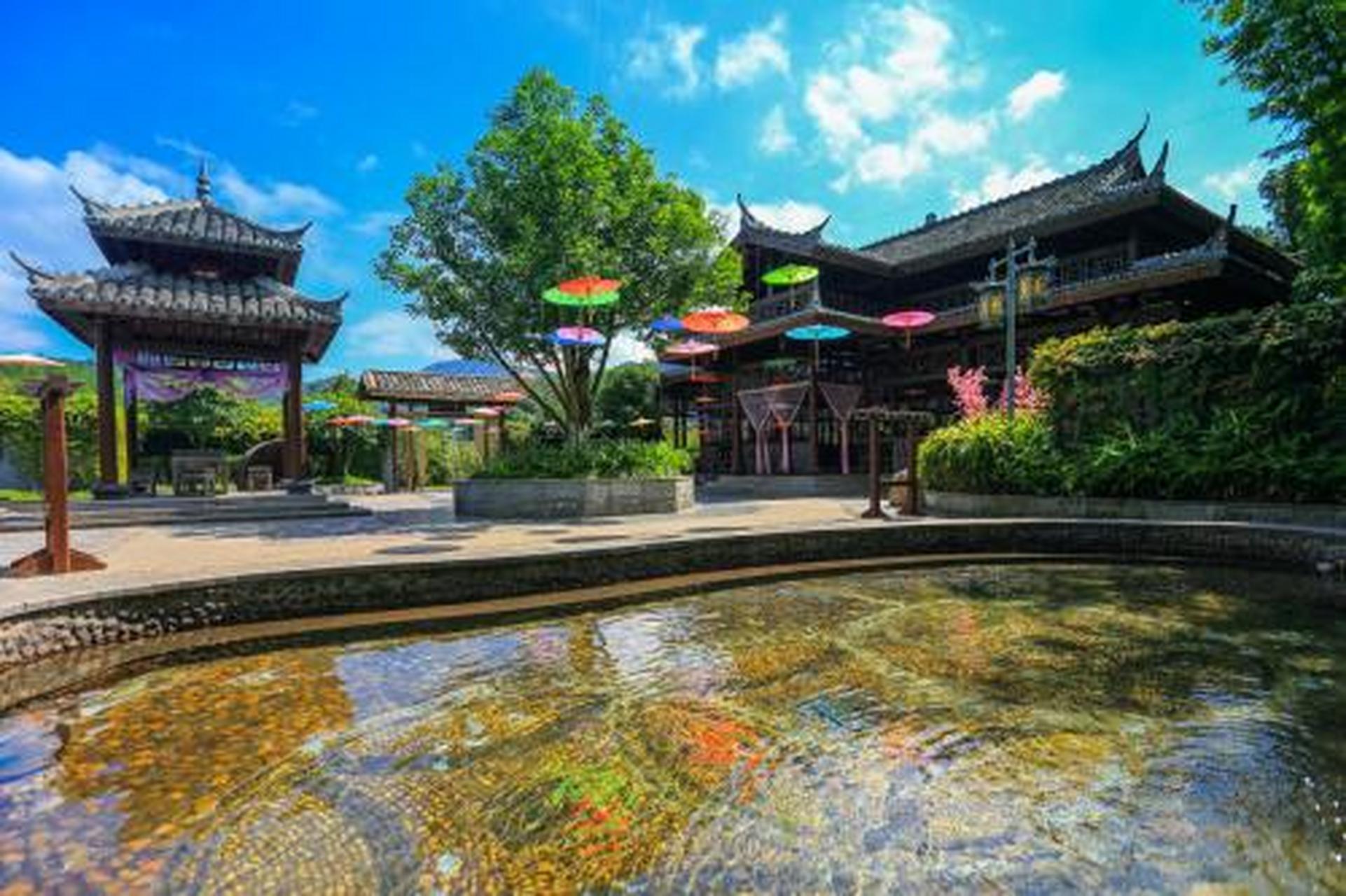 游记# 连城天一温泉旅游区:连城天一温泉旅游区是一个温泉度假和养生