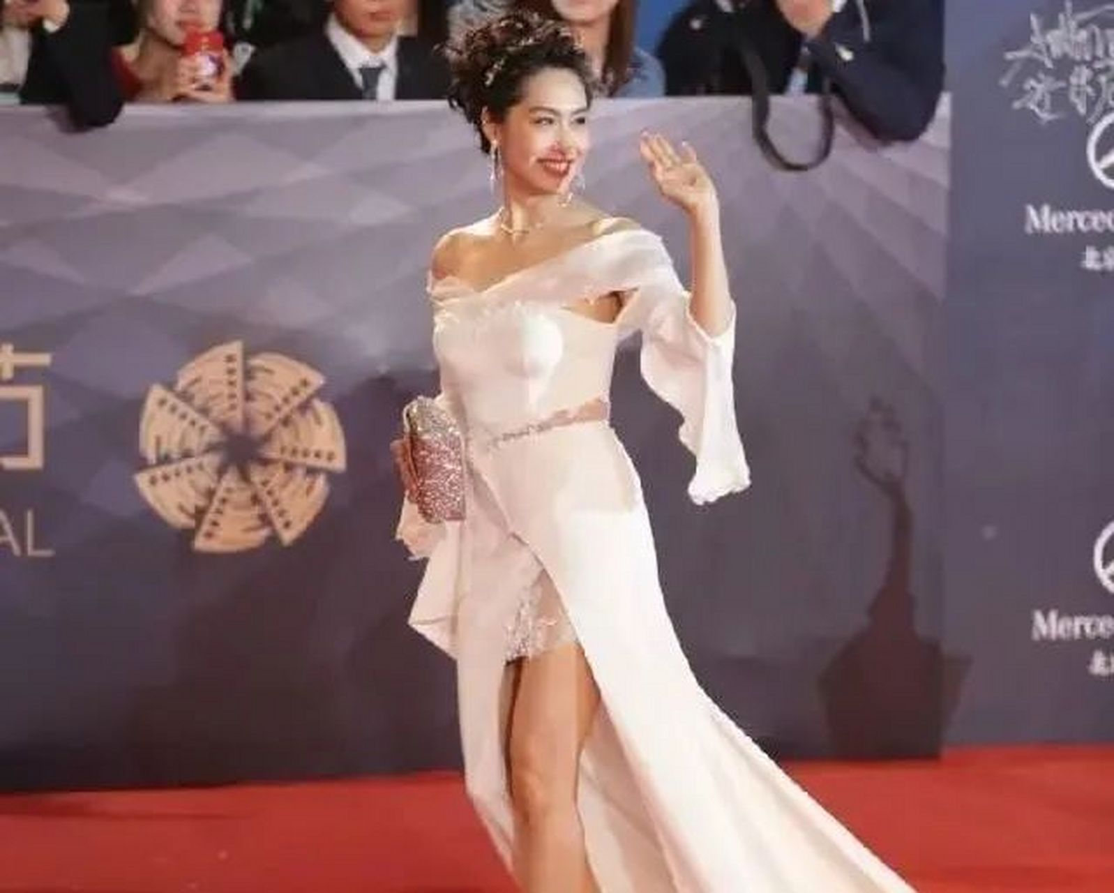 "身高不够颜值来凑"的女明星之朱茵  那些年的港台明星可谓是百花齐放