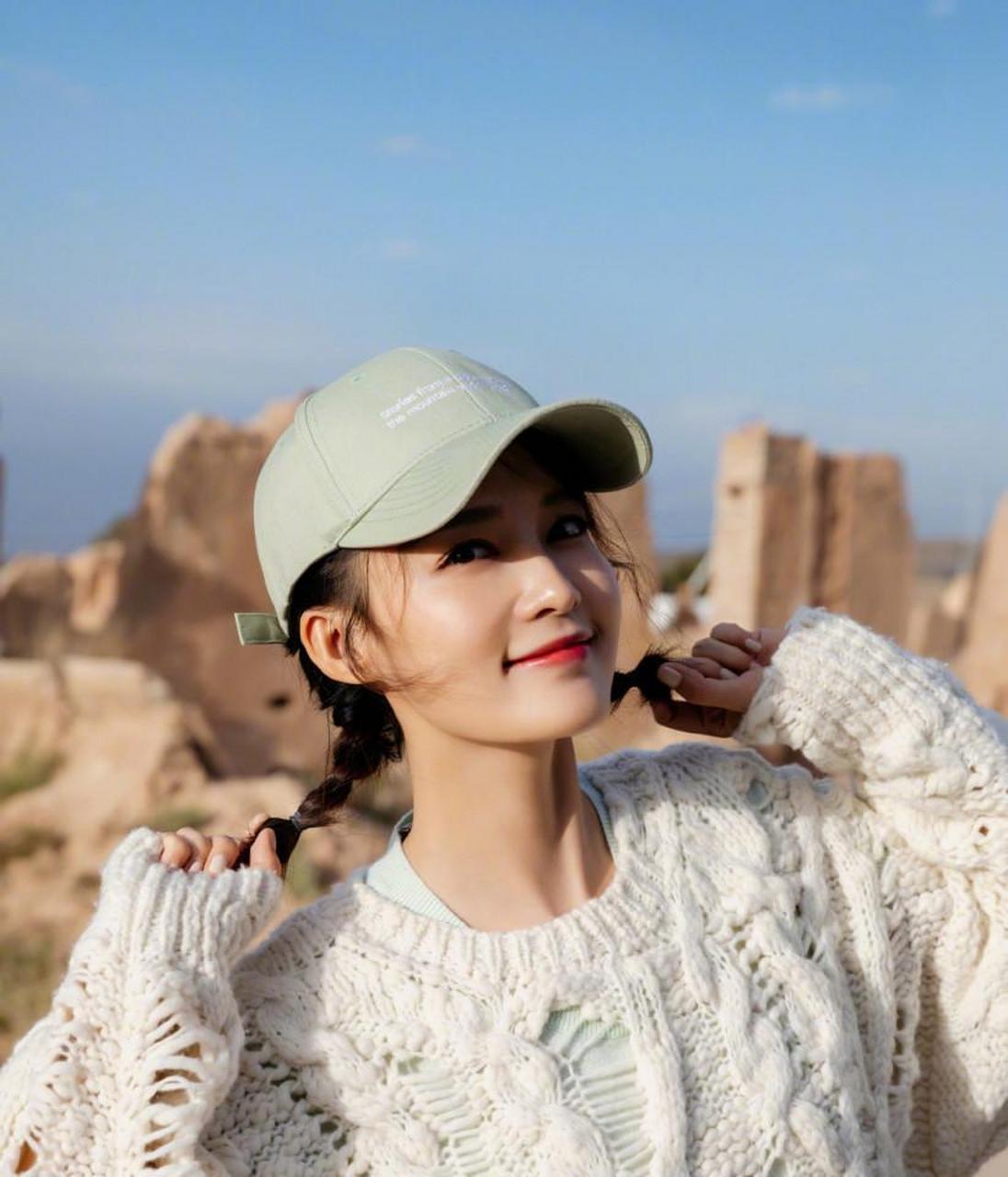 gif创作人# #王大陆把李沁嘴巴亲变形了#李沁曾吐槽和王大陆的吻戏像