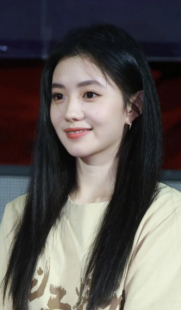 刘浩存真的好漂亮,论颜值和长相,都是女演员中最顶级的那一档.