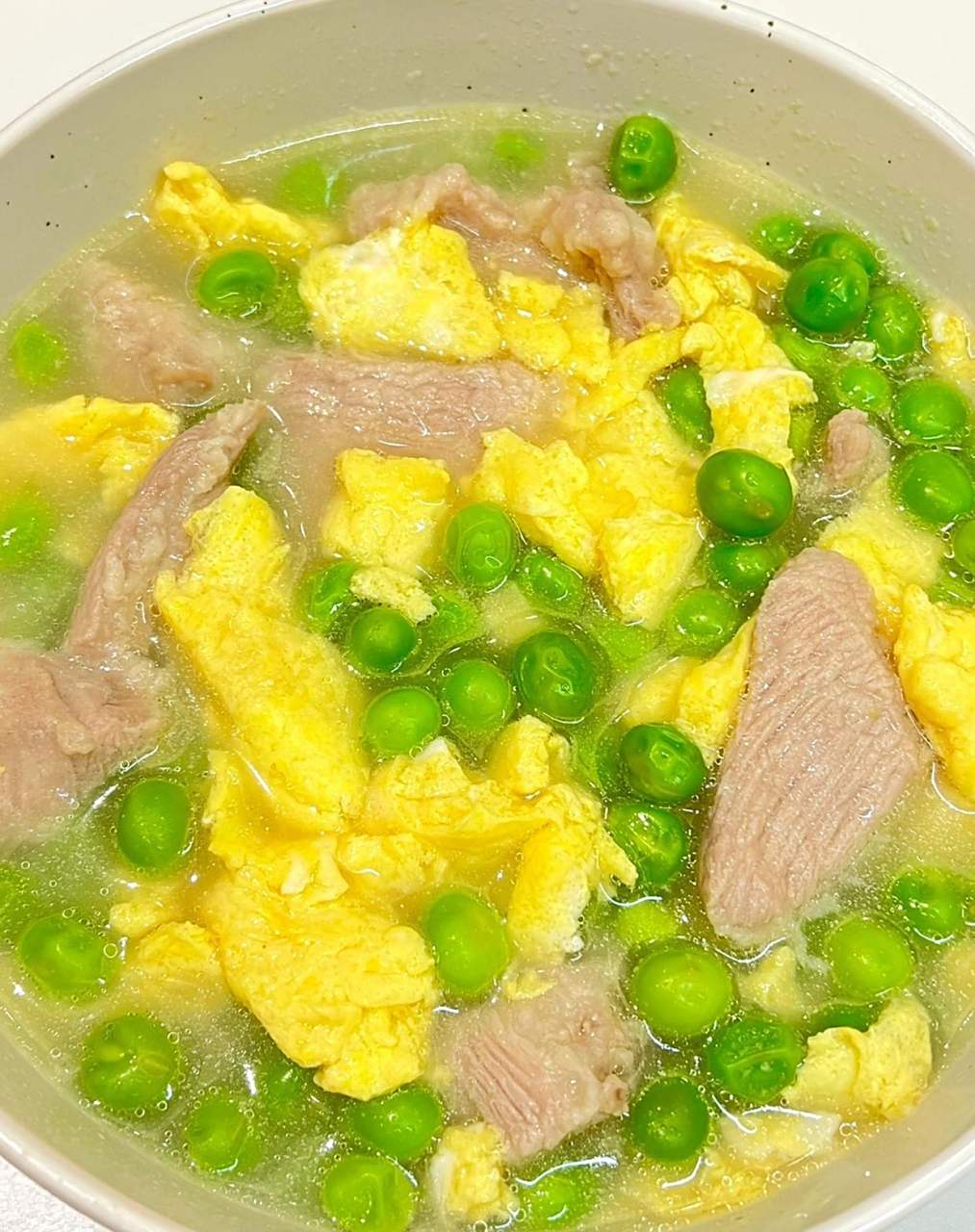 低脂低卡的豌豆鸡蛋肉片汤!好喝不胖!谁喝谁上头!好想再来一碗啊!