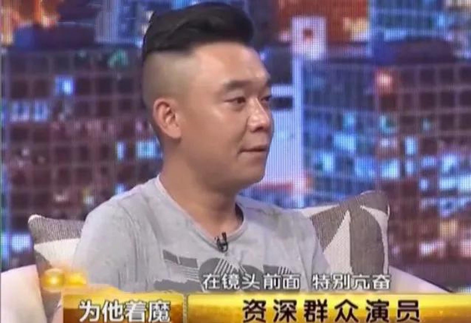 高三暑假时孙雅君参加了歌手聚会,正是这次聚会改变了她的人生.