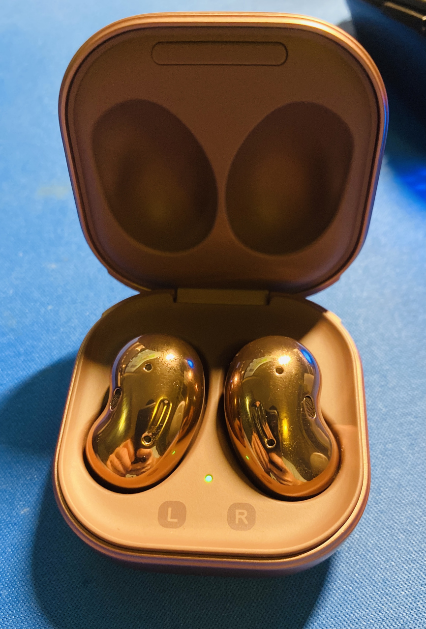 使用了3个多月三星galaxy buds live,这耳机给我感觉还不错,降噪的话