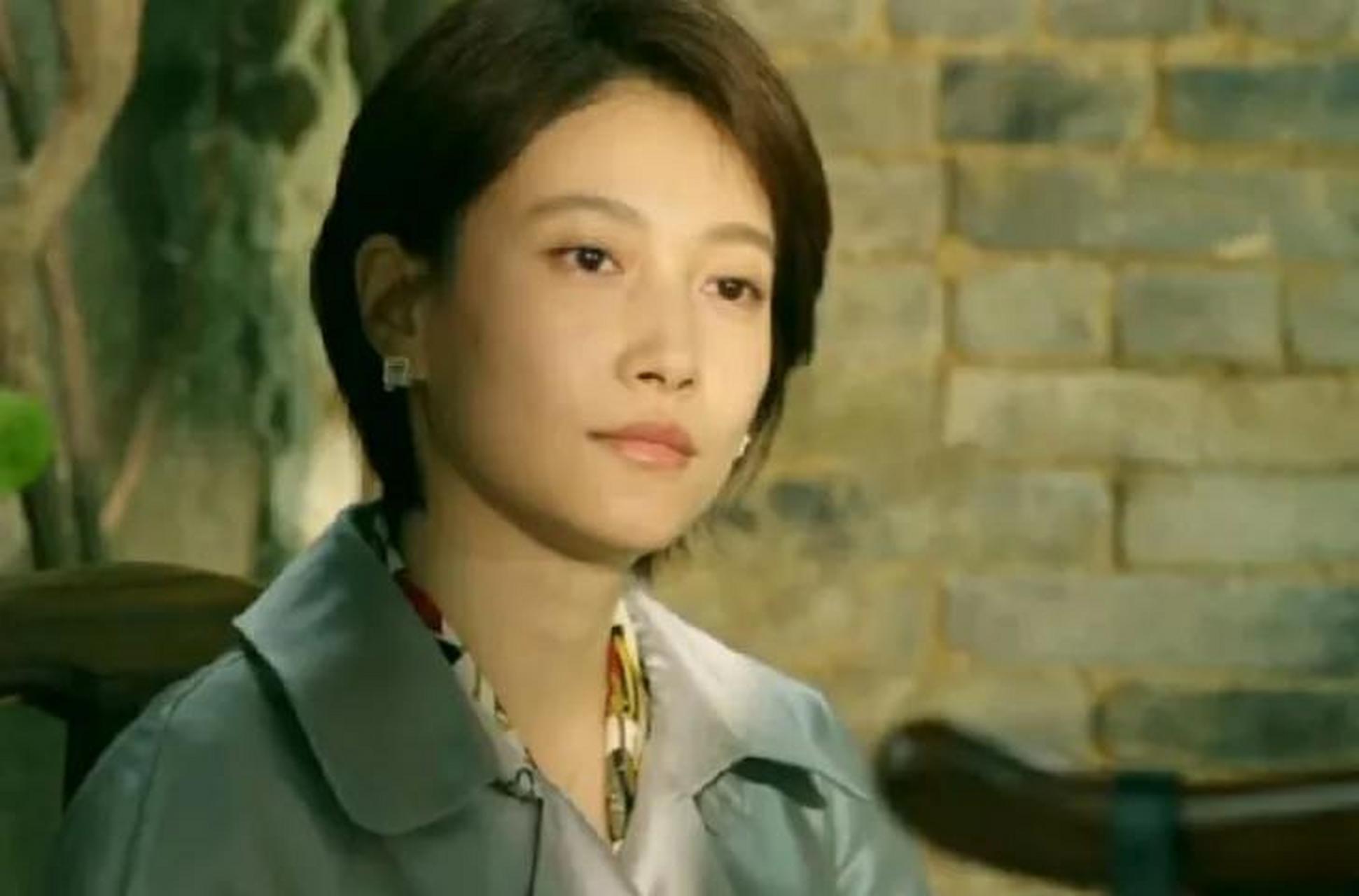 被电视剧《无间》蓝冰角色吸引,原来这个演员不简单,母亲是戏曲的