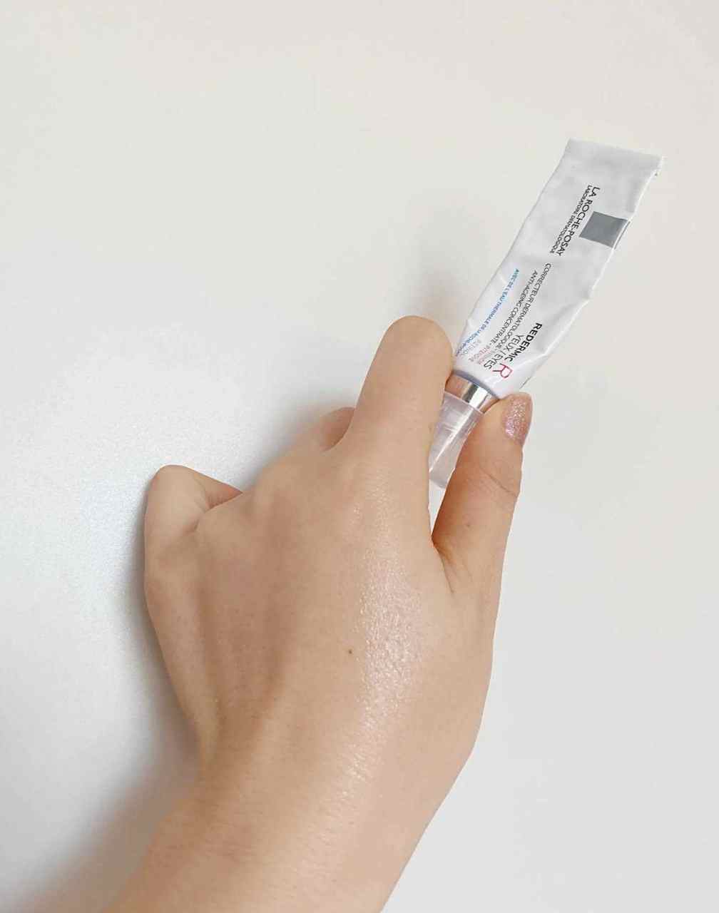 准空瓶:[国宝] 理肤泉a醇抗皱眼霜[发怒] 这款是%的视黄醇,之前用了