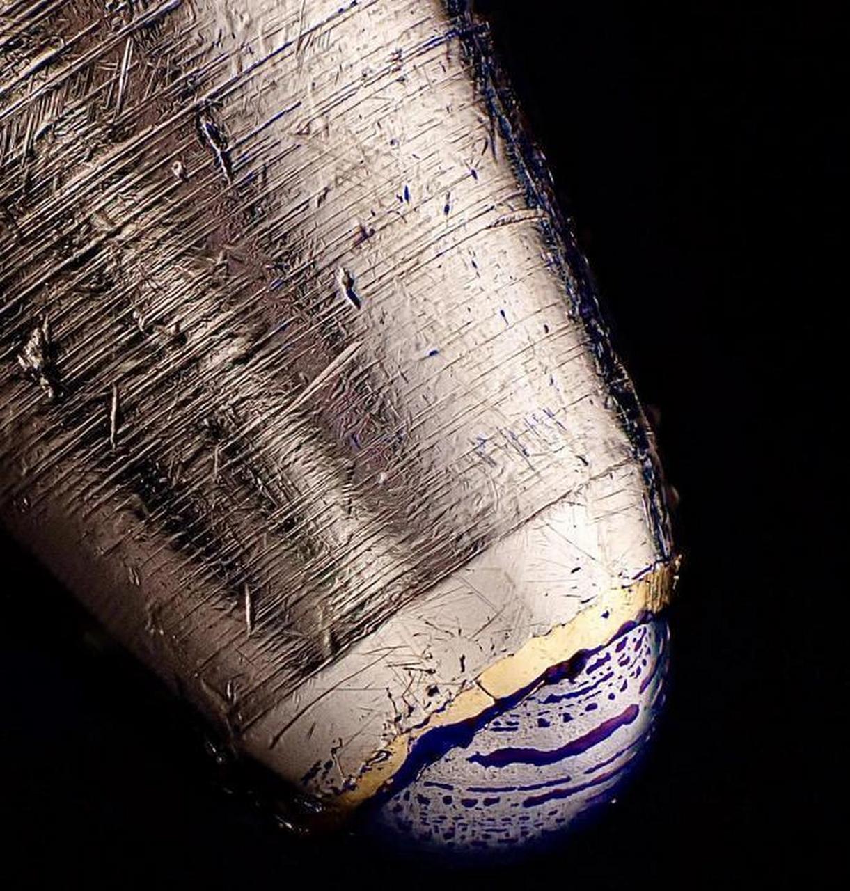 网友:近距离的圆珠笔尖