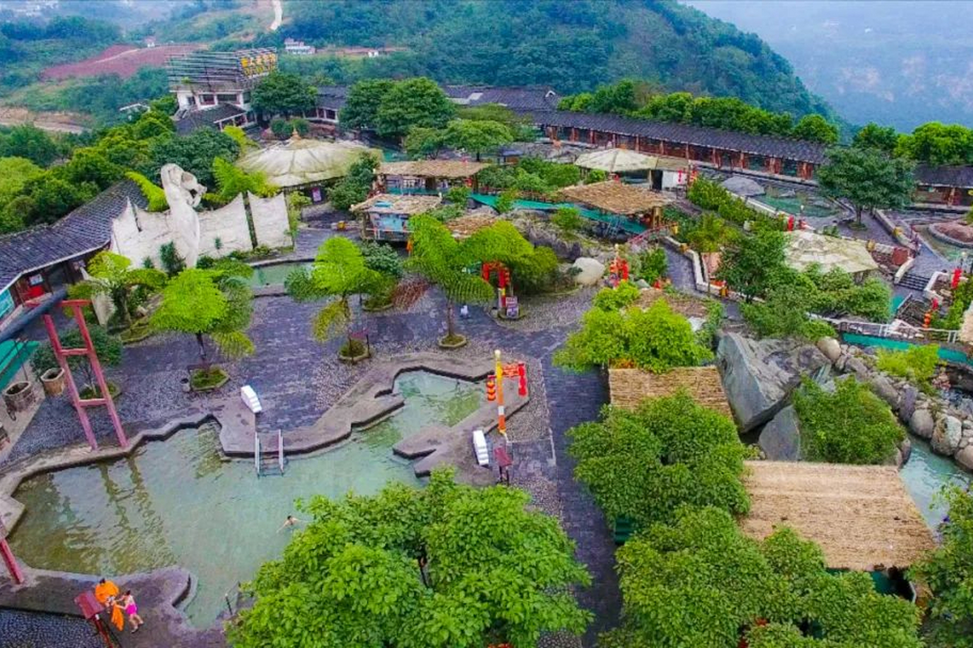 昭通大峡谷,位于云南北大门昭通水富市金沙江边,是国家aaaa级景区.这