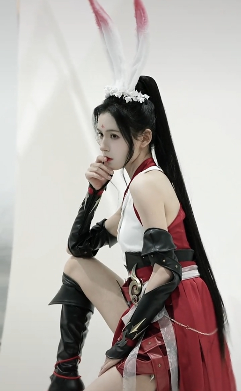 张馨予还是张予曦还是张歆艺来着,反正cos的是斗罗大陆的小舞就对了!