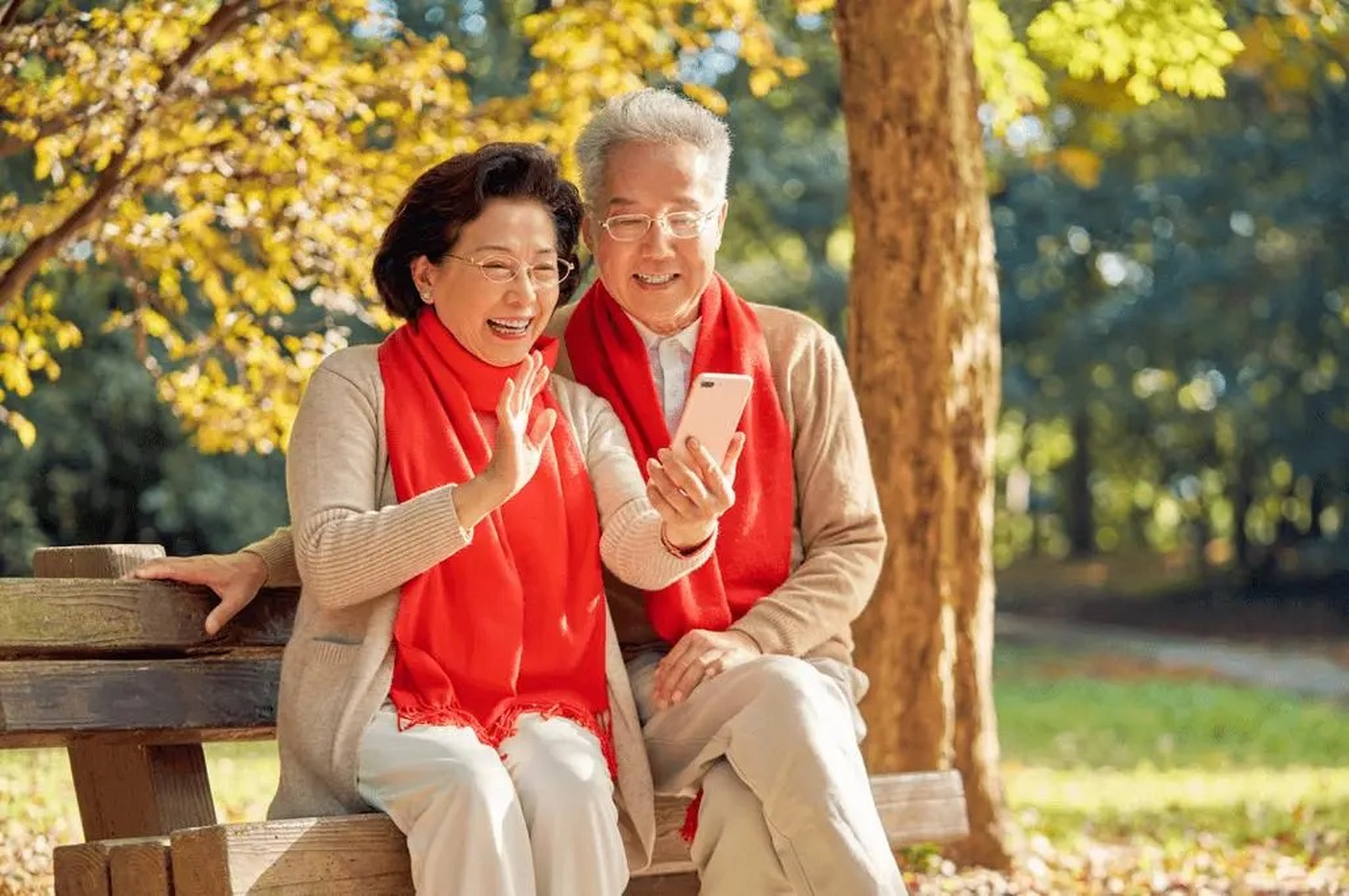 57岁大妈相亲,与大叔一见钟情.