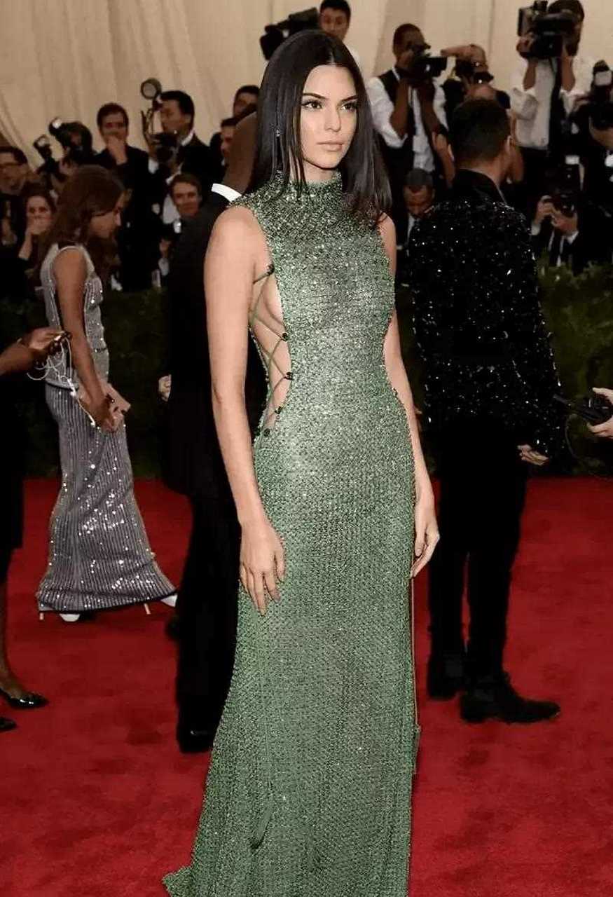 肯达尔·詹娜(kendall jenner),1995年11月3日出生于美国的洛杉矶
