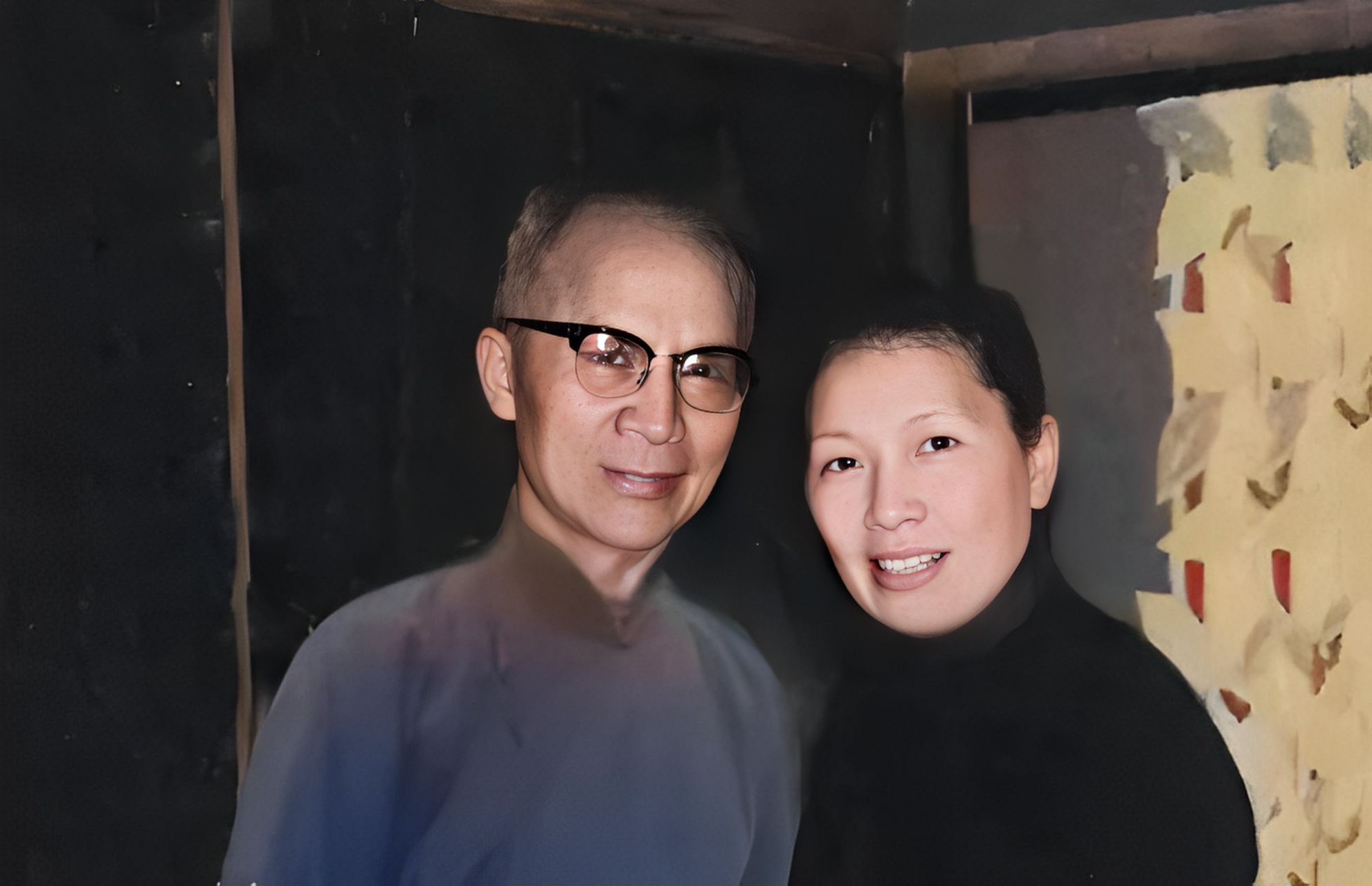 1942年,吴四宝惨遭日本人毒杀,妻子佘爱珍痛不欲生,陷入沉痛无法自拔.