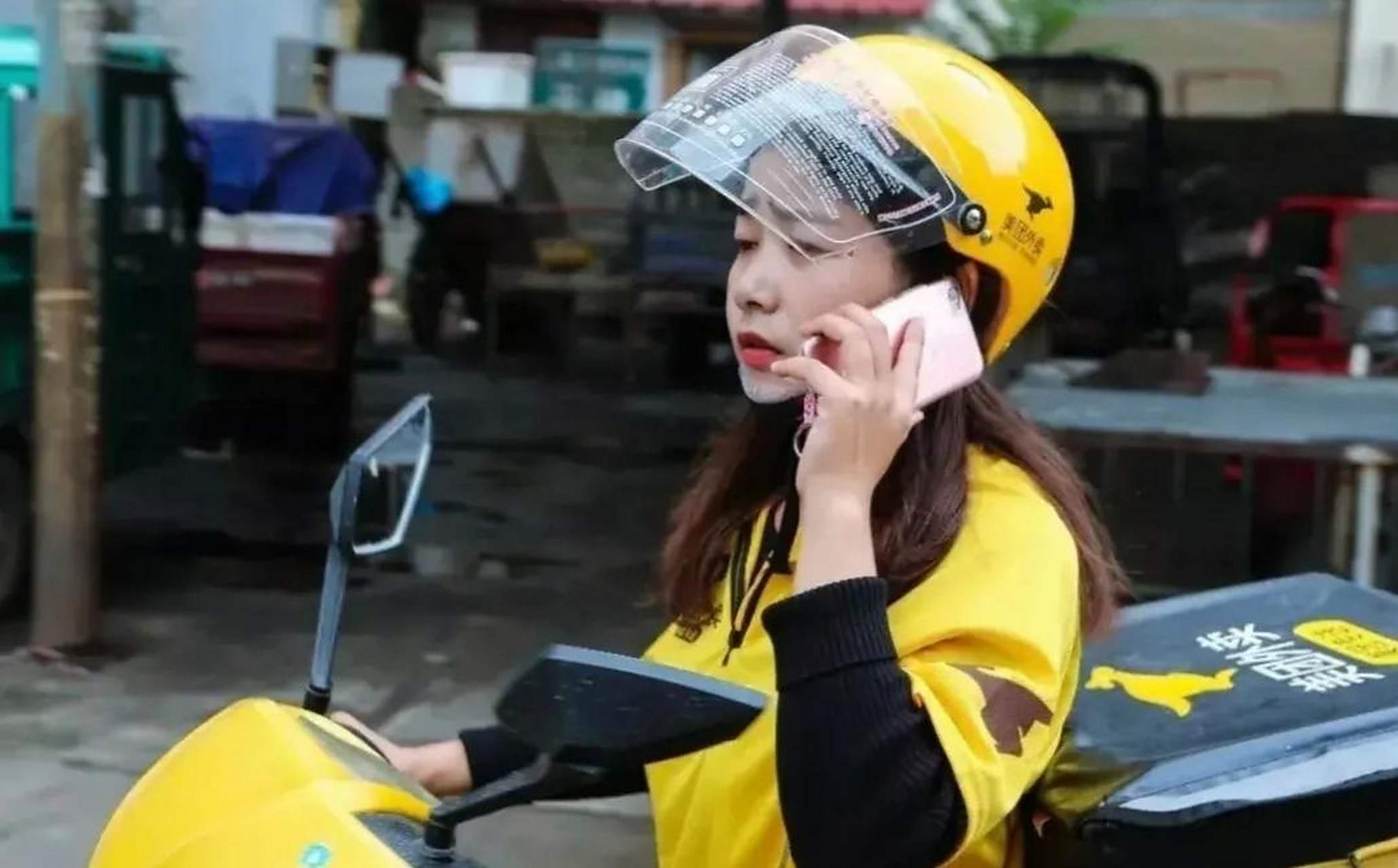 外卖女骑手越来越多,到底是什么原因呢?