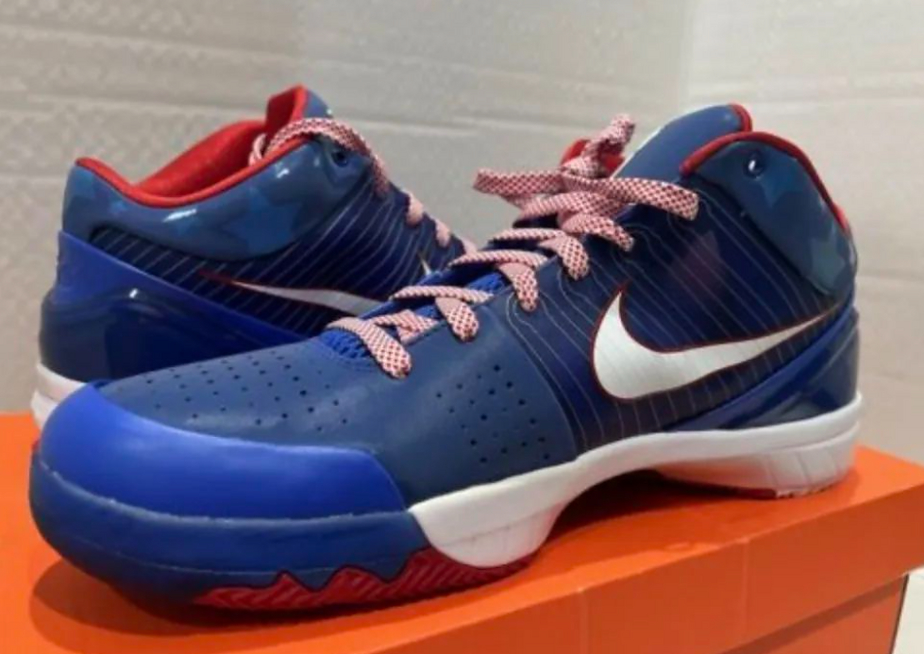 老球迷都知道,科比是在费城出生和长大.