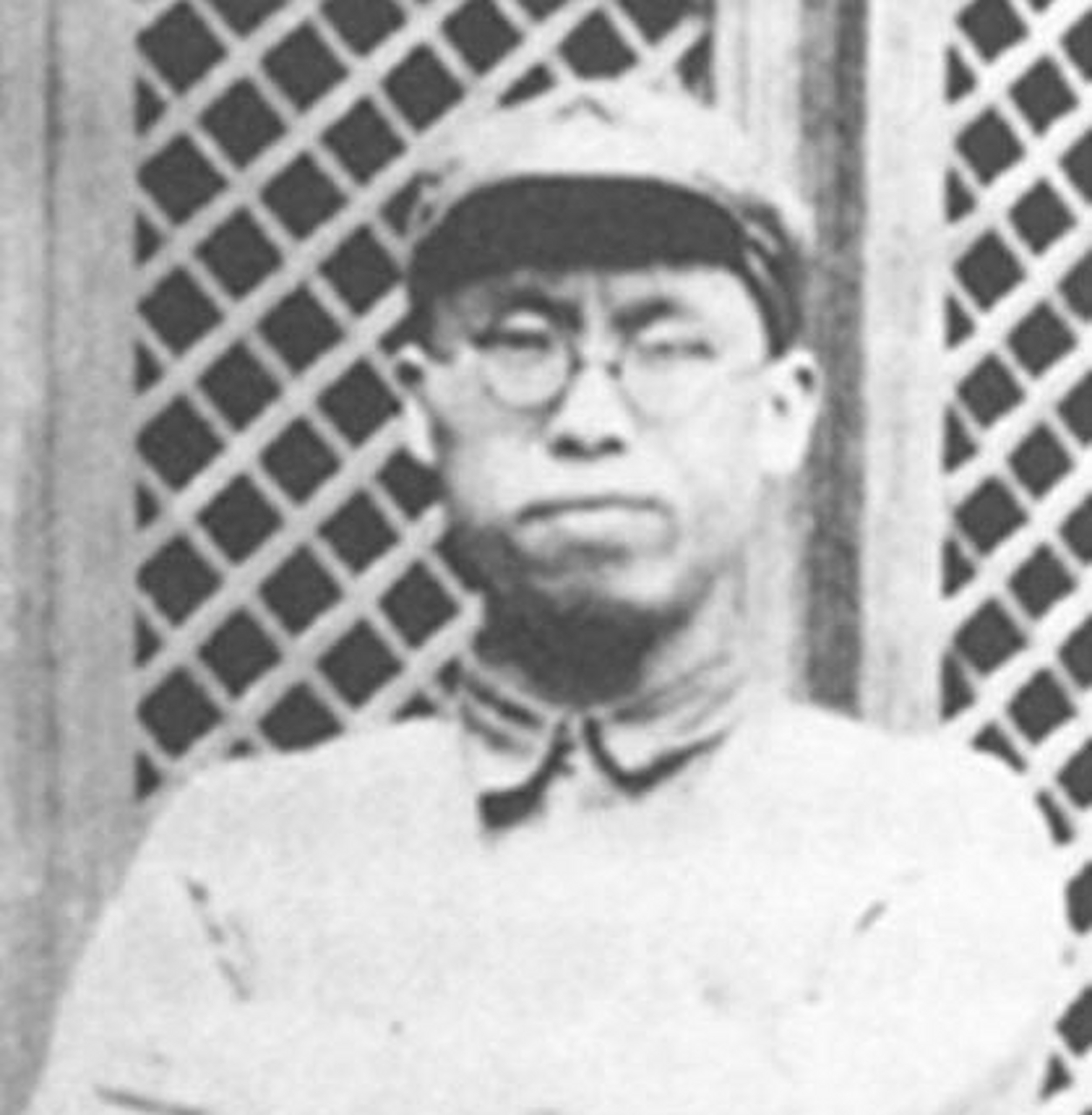 罗荣恒对于颜月娥是没有感情的,他自幼读书接触新思想,对包办婚姻很