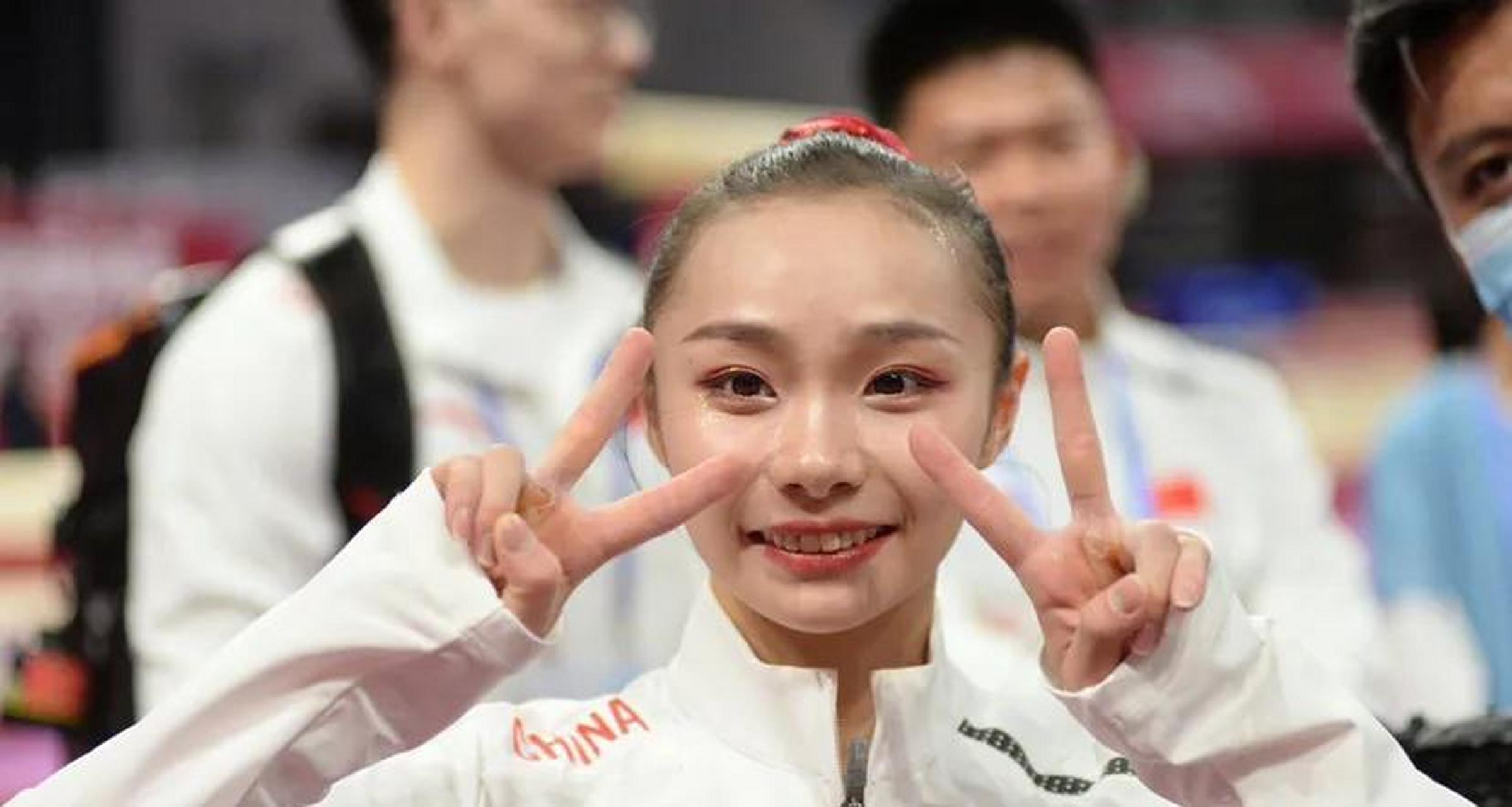 gif创作人# 前几天,体操运动员卢玉菲在女子团体