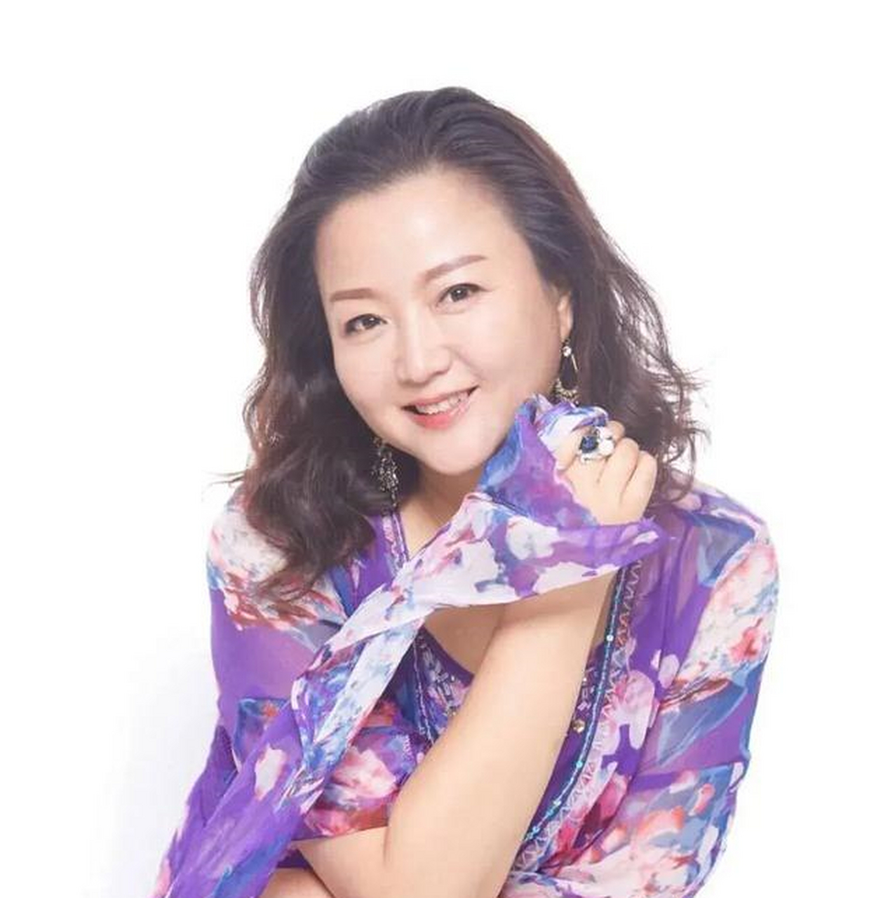 著名演员周笑莉明艳动人又不失优雅大气[晕]