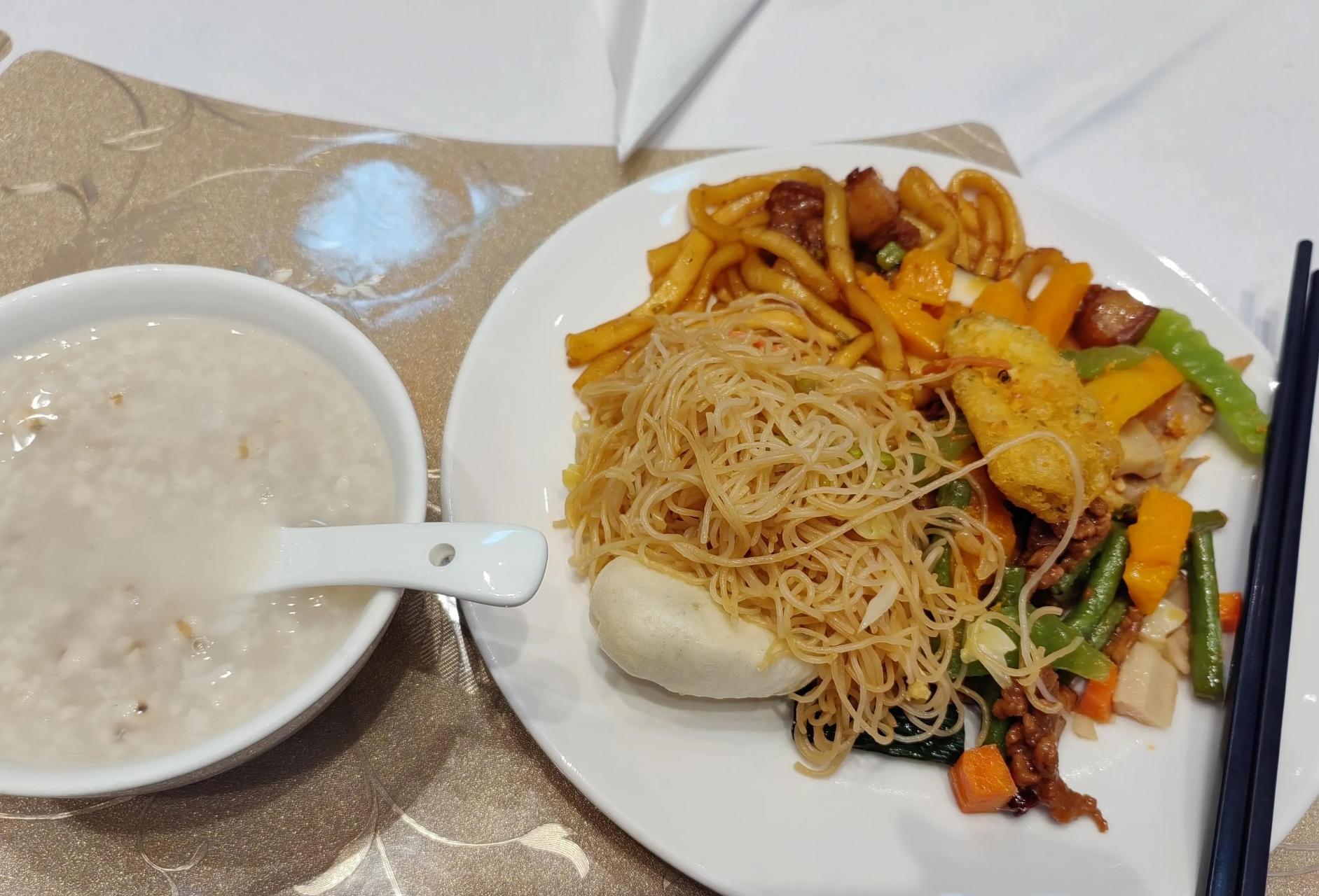 这次去太原培训, 给我们培训人员安排的是晋祠宾馆, 环境相当的好, 吃