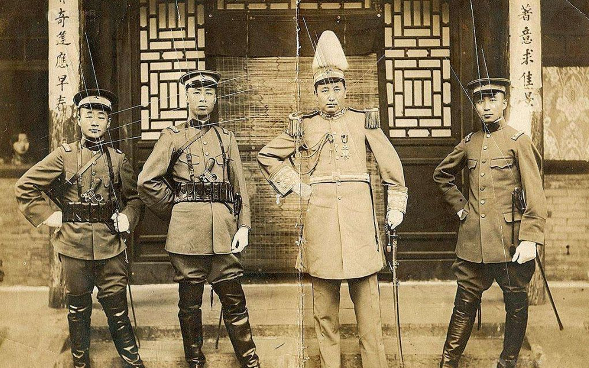 清朝的北洋新军,下辖了6个镇,战斗力很强,一个镇到底拥有多少兵力? 每