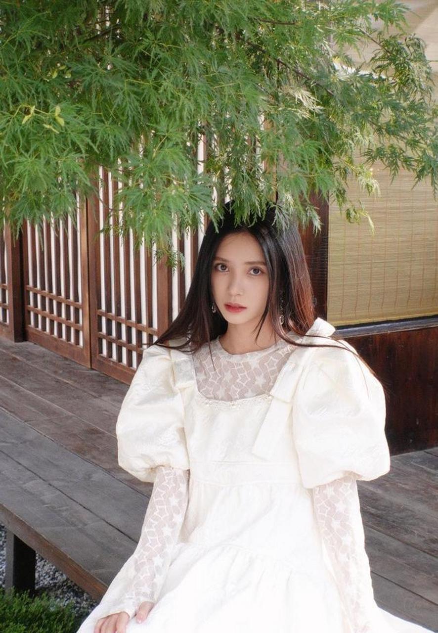 美女艺人罗奕佳迷人美照欣赏,很好看啊