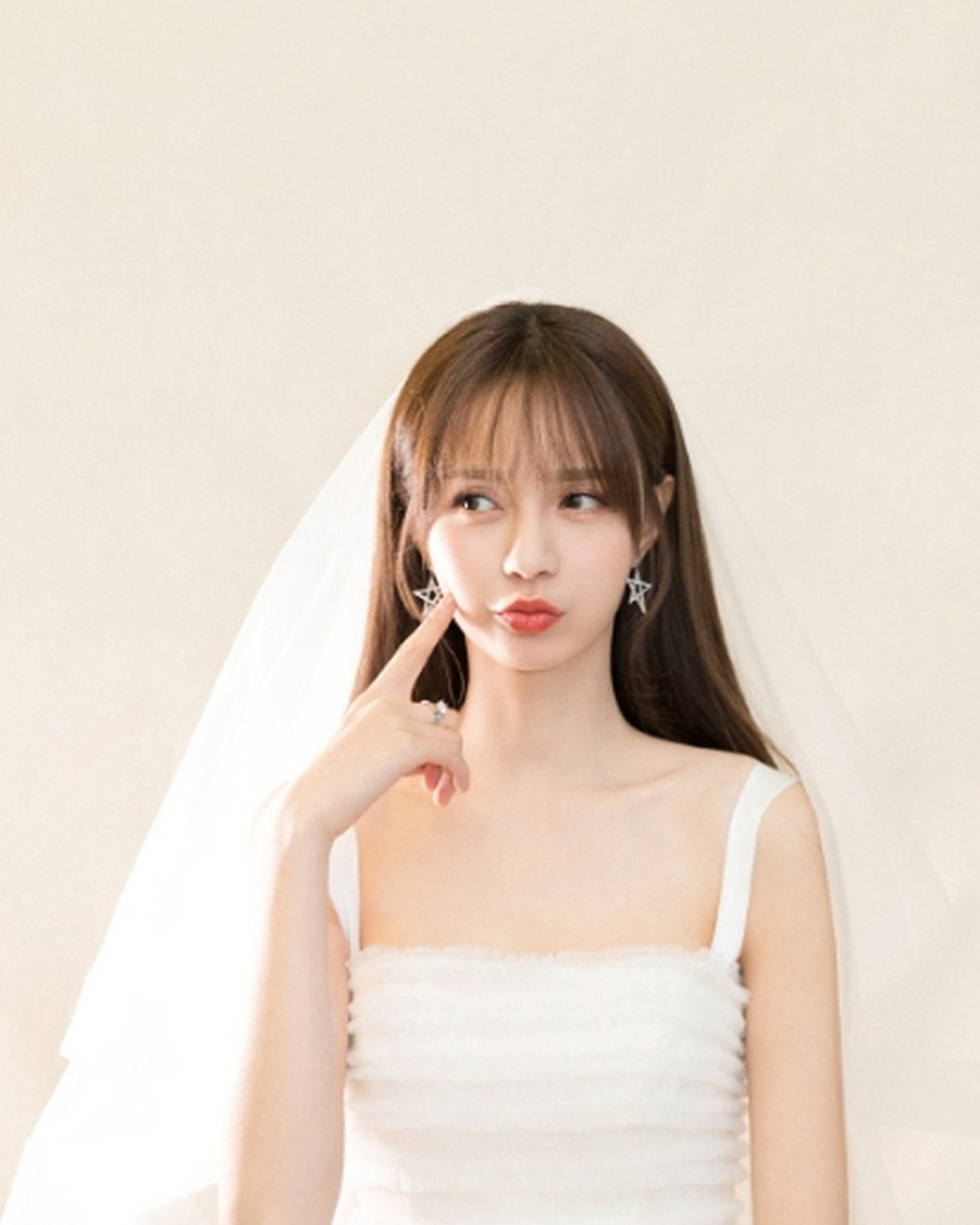 沈梦辰曾经透露自己在食堂的一次打饭经历,激励了她一定要争气,给爸妈