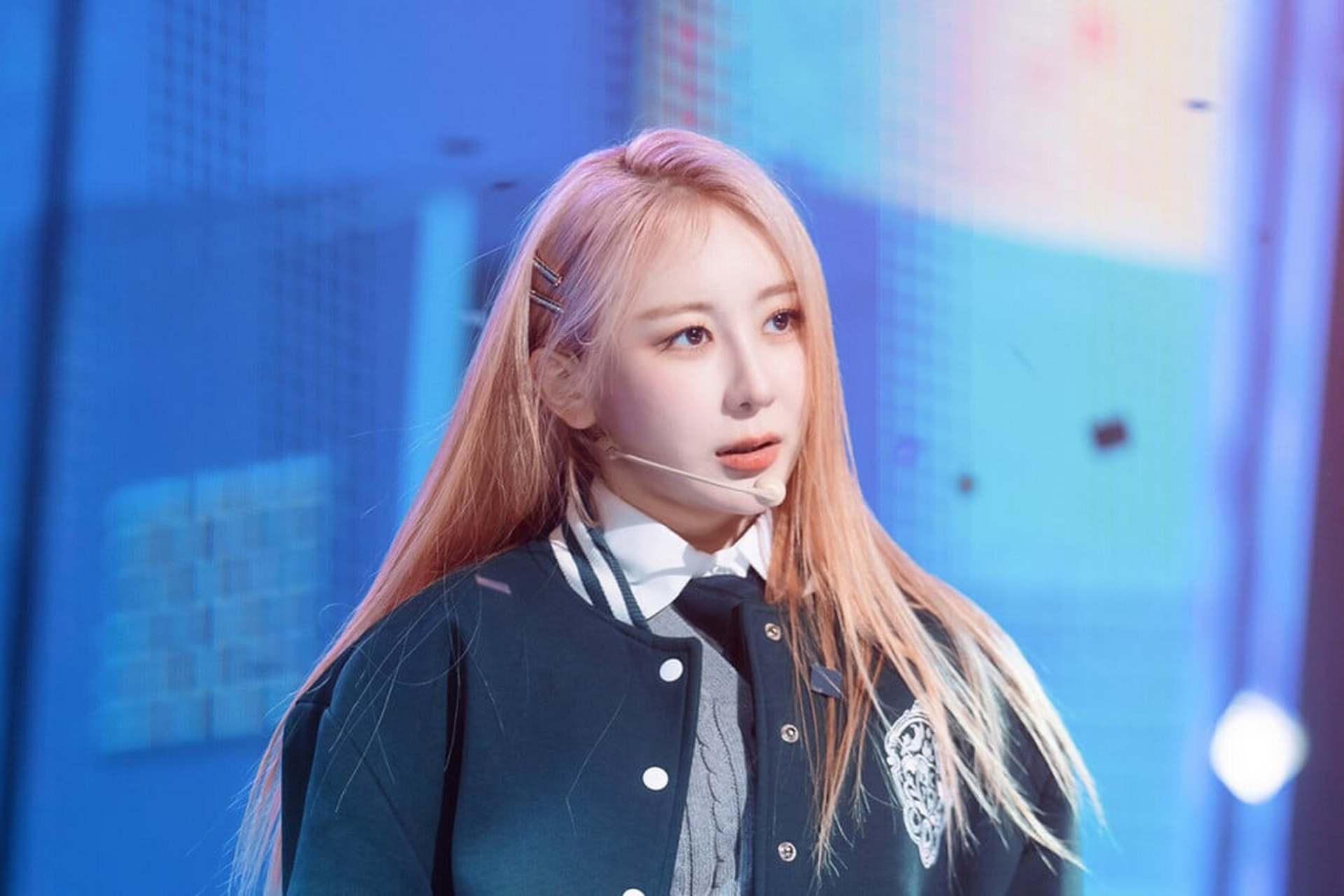 李彩演迷你二辑"over the moon"单曲"knock" mv观看量破2000万!