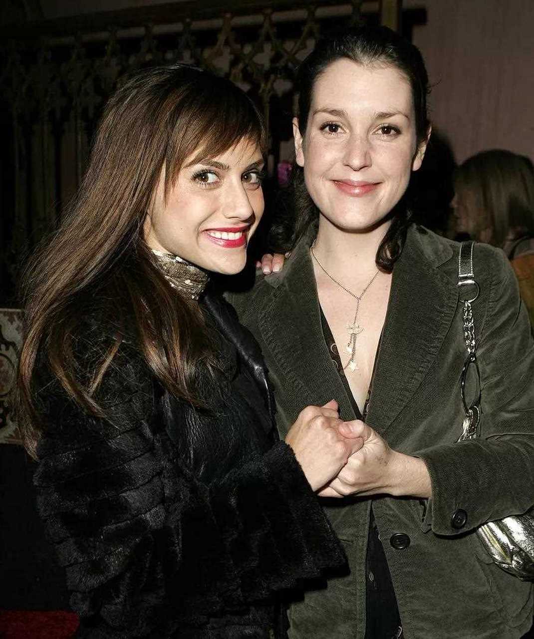 梅兰妮·林斯基 (melanie lynskey ) 公开了她已故的朋友布列塔尼