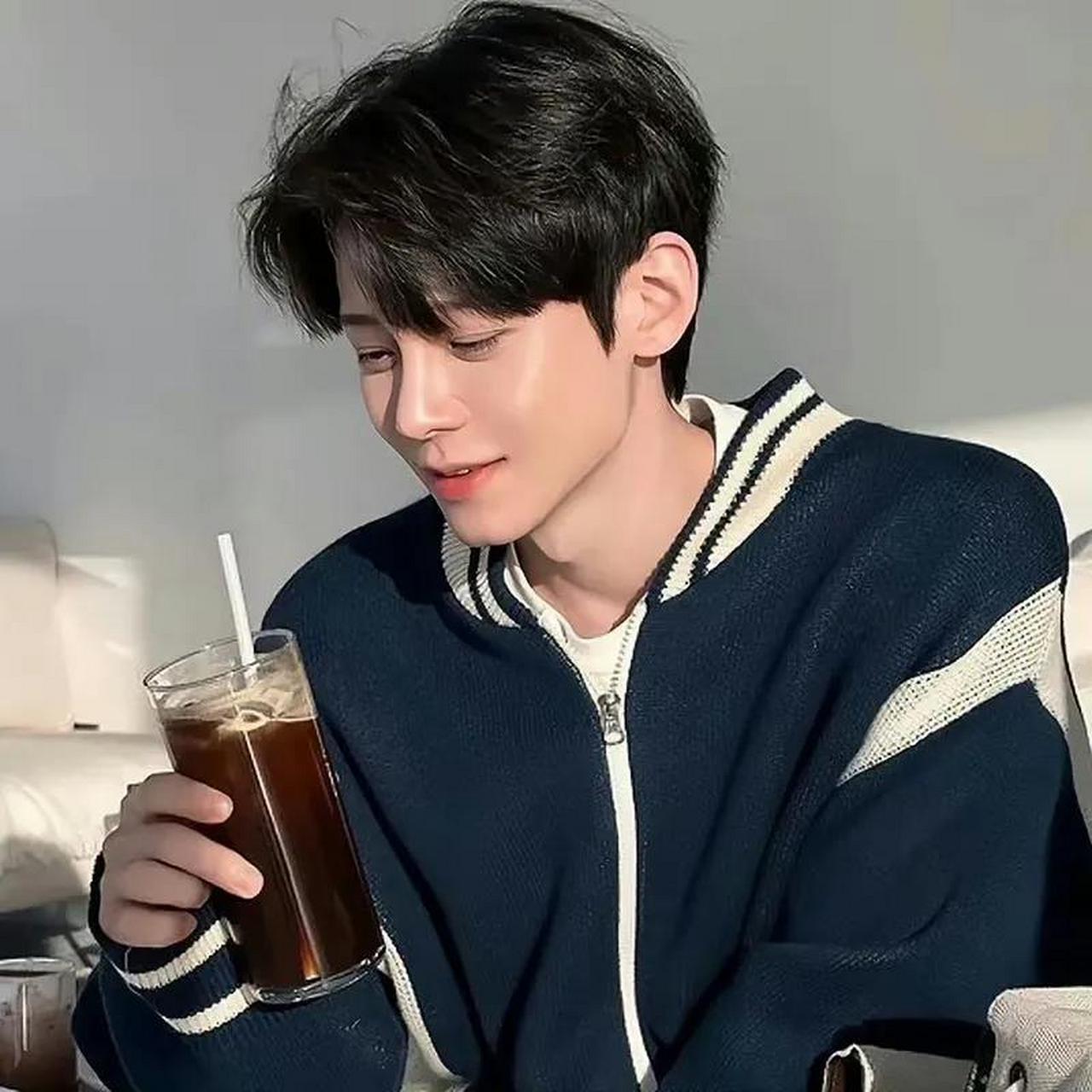 宝 酷酷男头像来啦