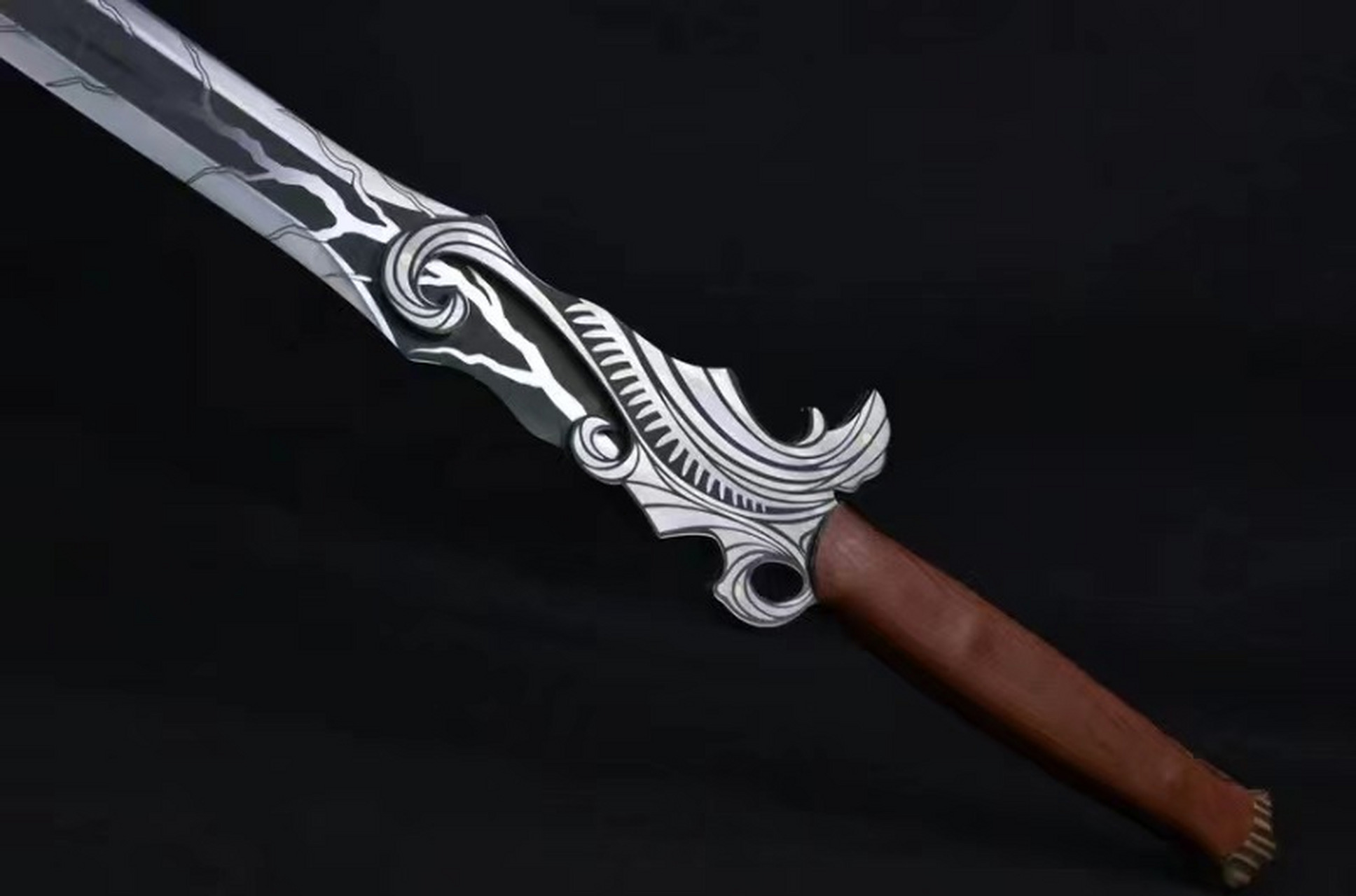 收藏# 暮光之影,全长:99cm,刃长:57cm,柄长:24cm,刃宽:6cm,厚度:0.