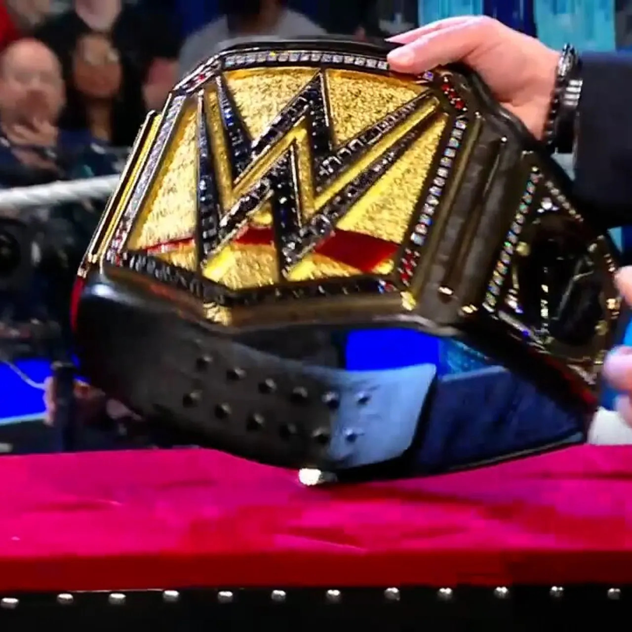 wwe# #摔角#  全新"毋庸置疑wwe环球冠军"腰带亮相!