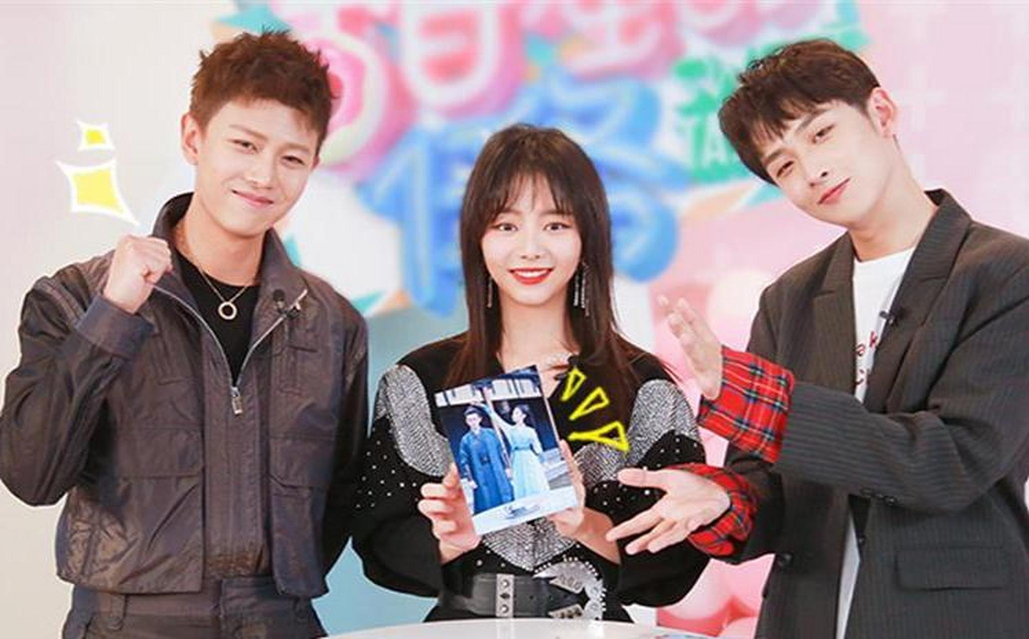 从这几张谭松韵和任嘉伦的同框照来看,两人还是有剧中一样的默契感