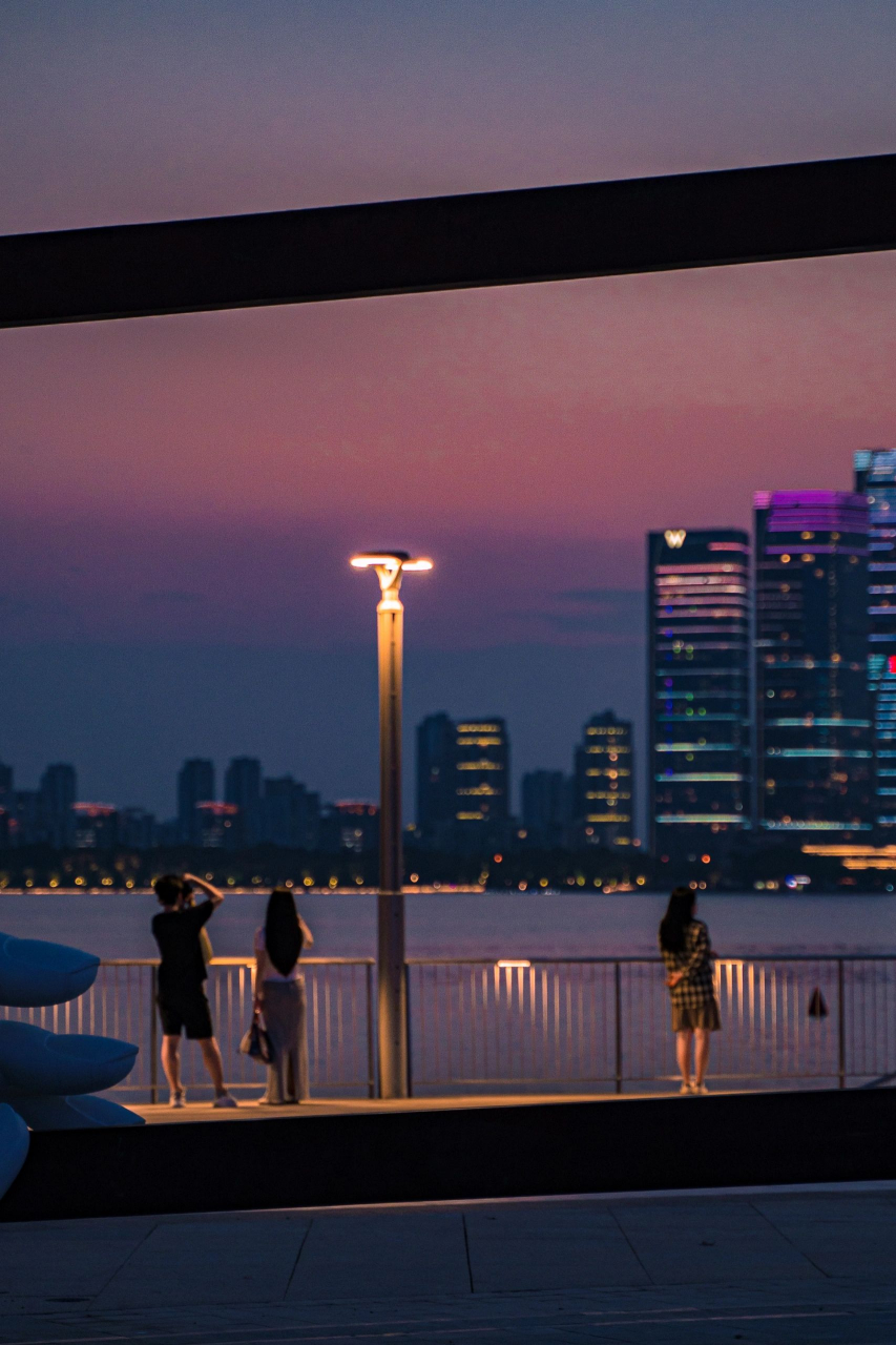 在苏州,总要感受一下金鸡湖畔的浪漫吧～  苏州新地标大相框太出片了