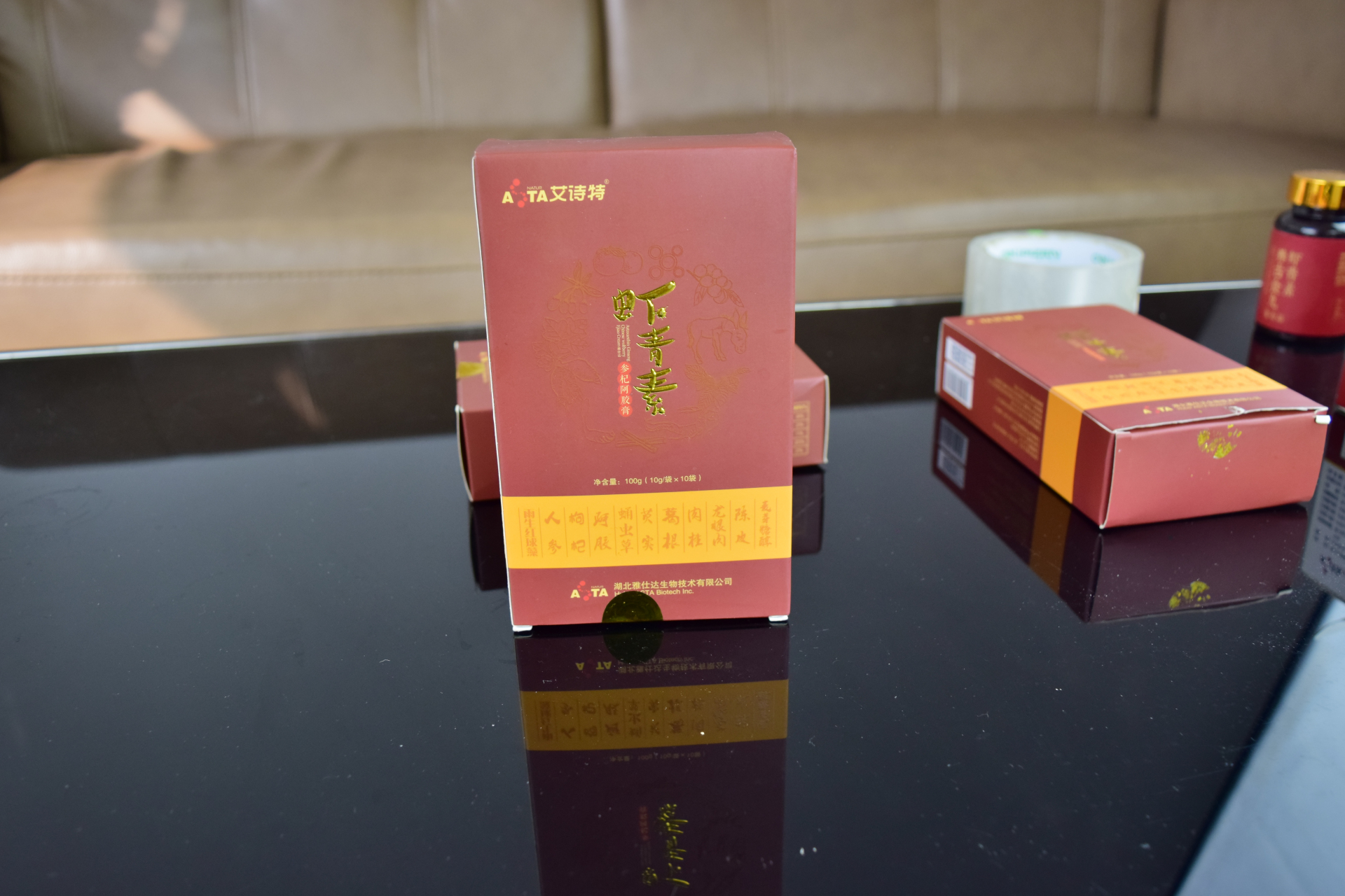 今天,我要给大家推荐一款冬天里的小暖炉——虾青素人参枸杞阿胶膏!