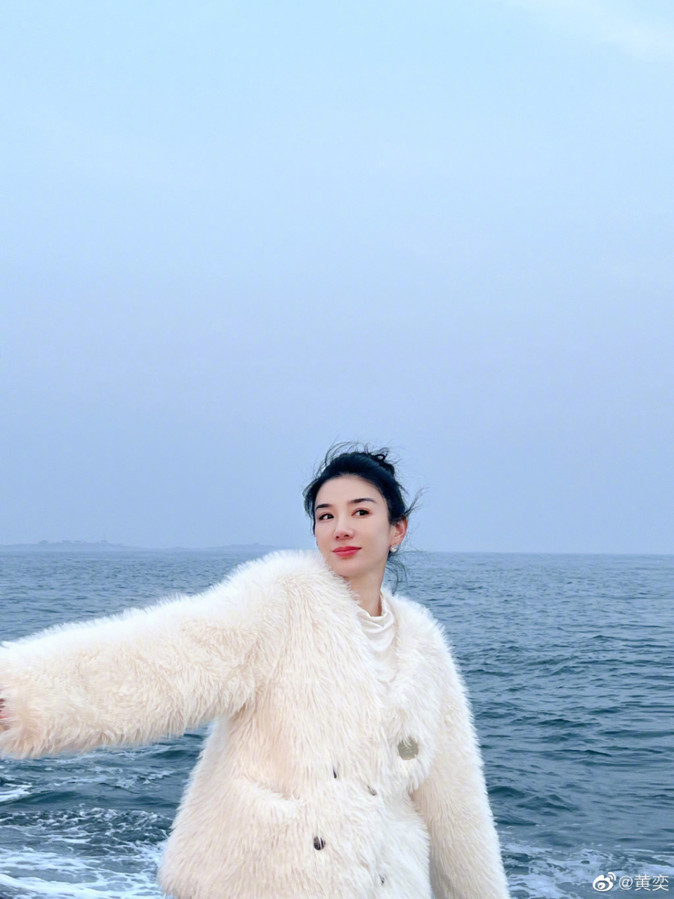 黄奕表示:一直相信会有五阿哥这样的男生,脑子里全是美好的爱情故事.