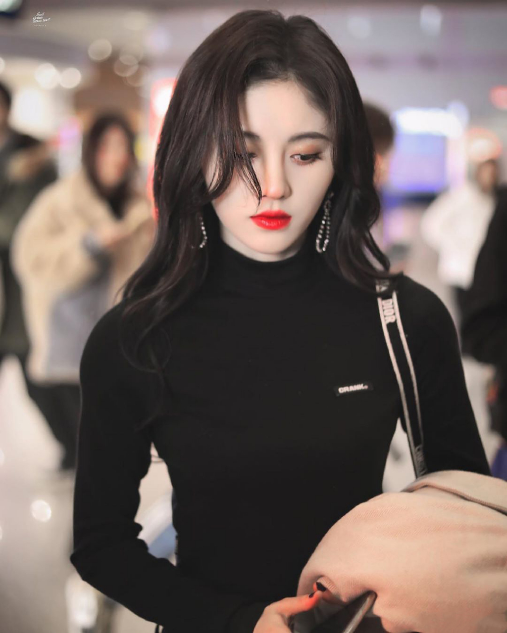 鞠婧祎街拍,觉着酷的请点赞! 676767#鞠婧祎