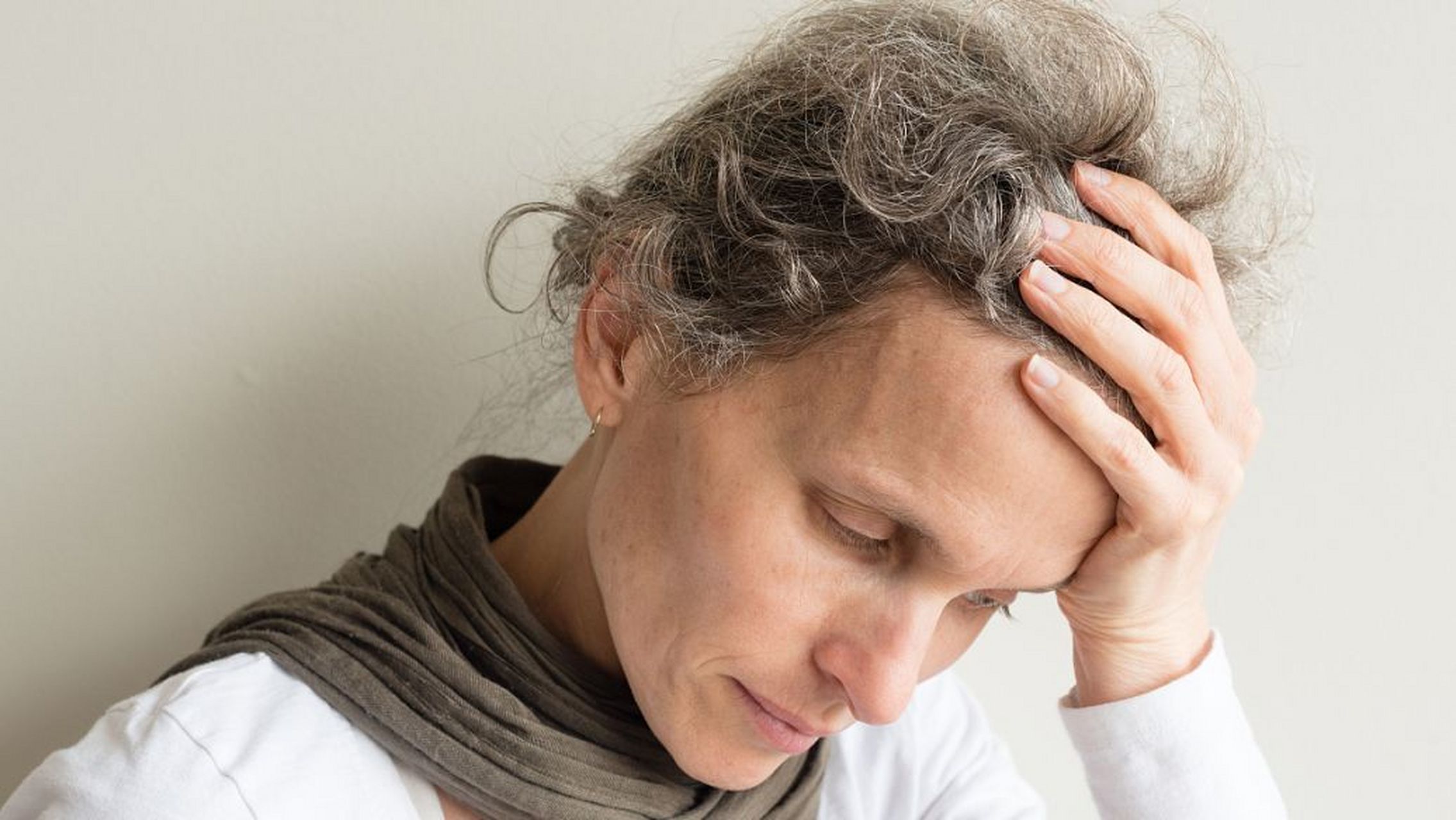 头痛是高血压患者最常见的症状之一了,一旦出现头部钝痛或胀痛,疼痛