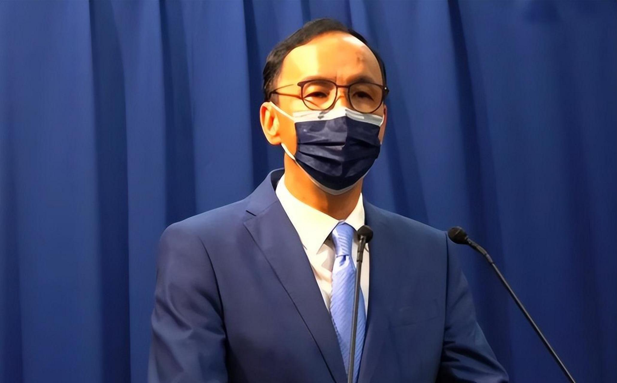 文|张友骅 中国大陆跟台湾地区之间,目前的关系存在政治对抗,军事威